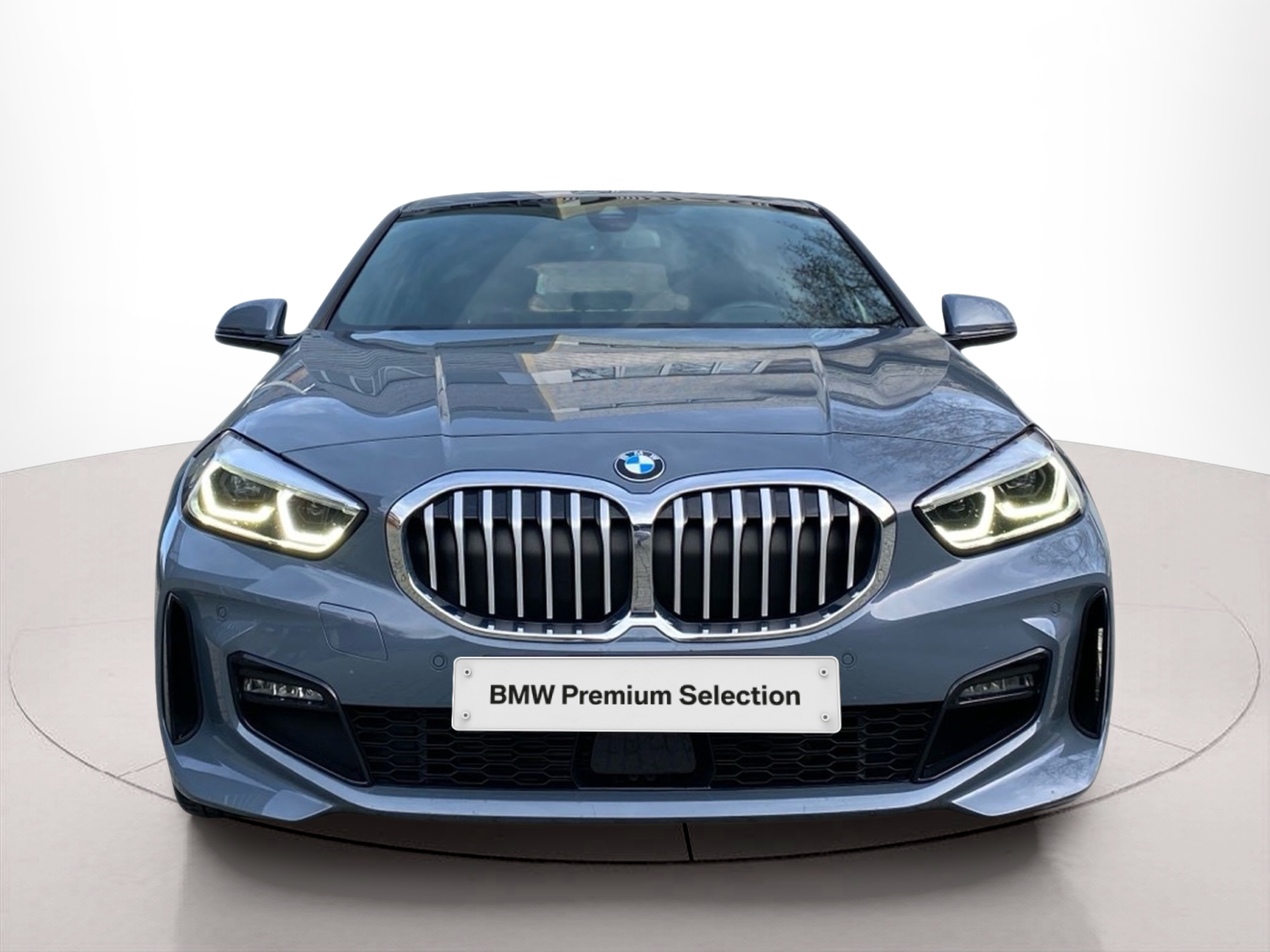 Fotos de BMW Série 1 116d color Gris. Año 2023. 85KW(116CV). Diesel. En concesionario Caetano Baviera Lisboa de Lisboa