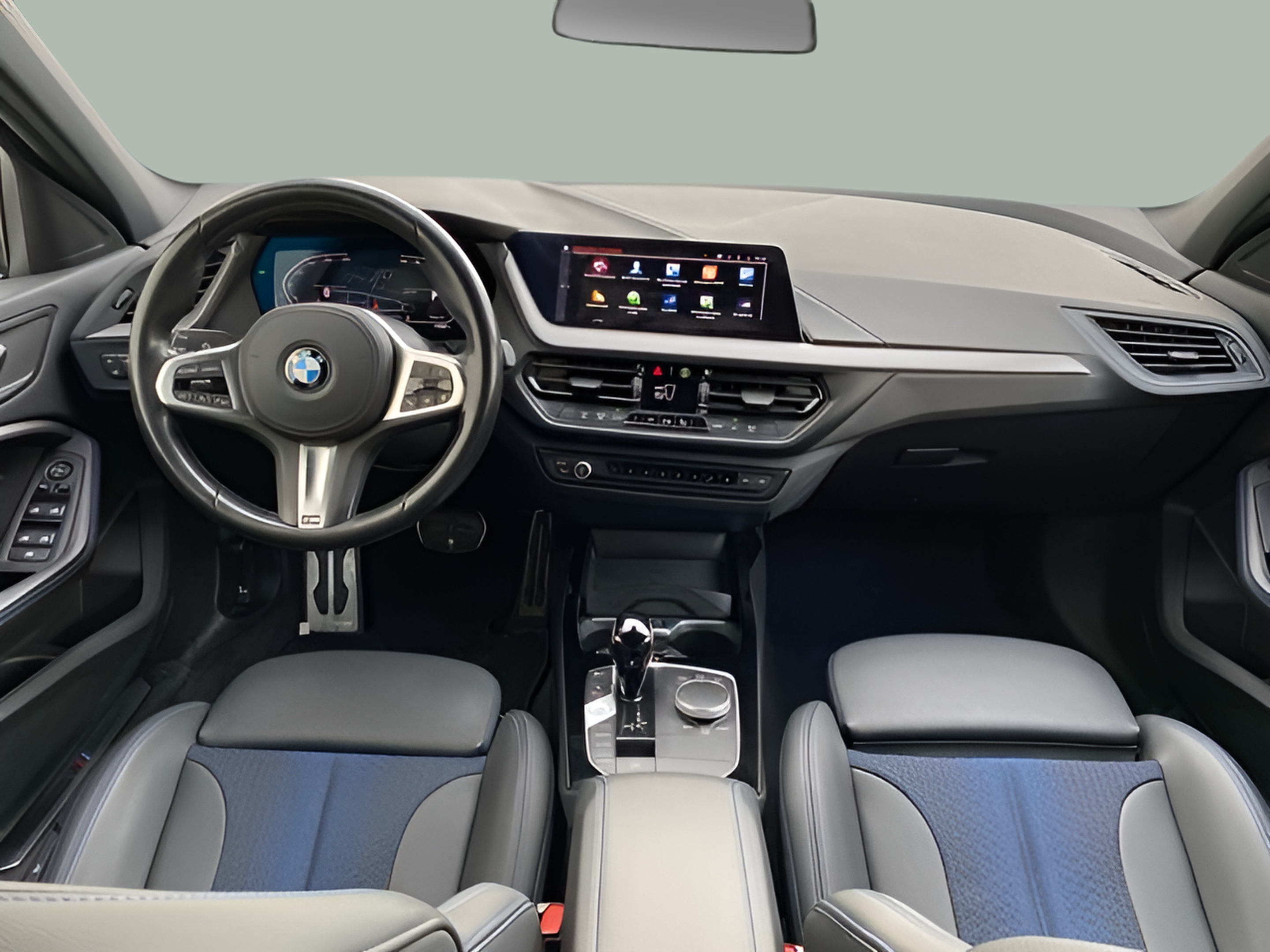 BMW Série 1 116d color Gris. Año 2023. 85KW(116CV). Diesel. En concesionario Caetano Baviera Lisboa de Lisboa