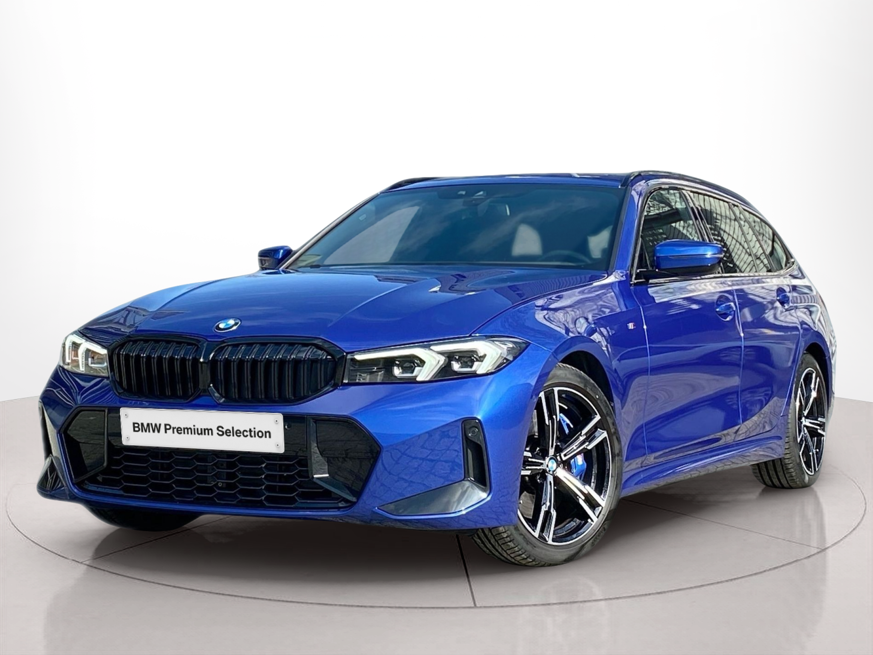 Fotos de BMW Série 3 318d Touring color Azul. Año 2023. 110KW(150CV). Diesel. En concesionario Caetano Baviera Lisboa de Lisboa