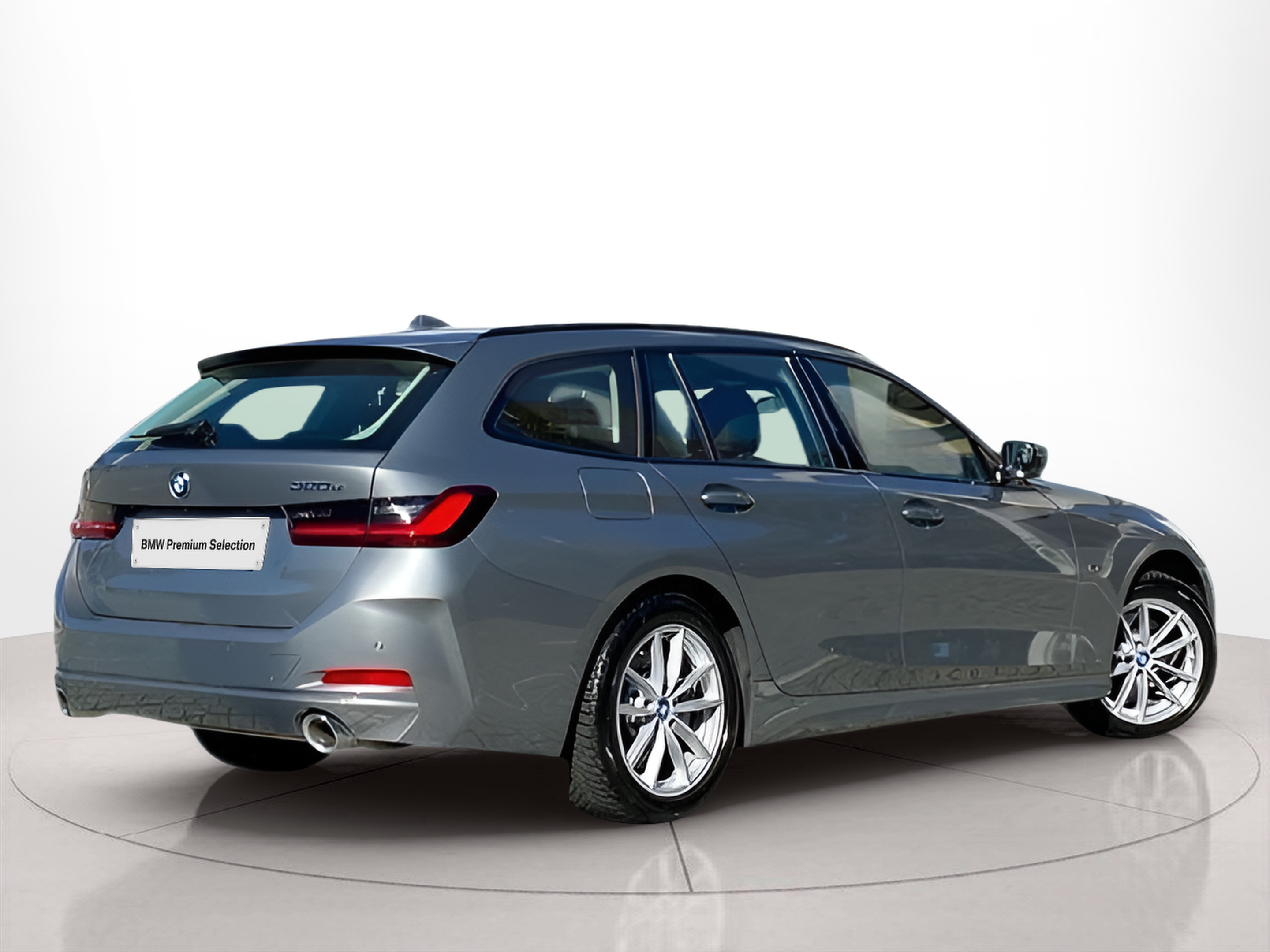 BMW Série 3 320e Touring color Gris. Año 2022. 150KW(204CV). Elétrico / Gasolina Híbrido. En concesionario Caetano Baviera Lisboa de Lisboa