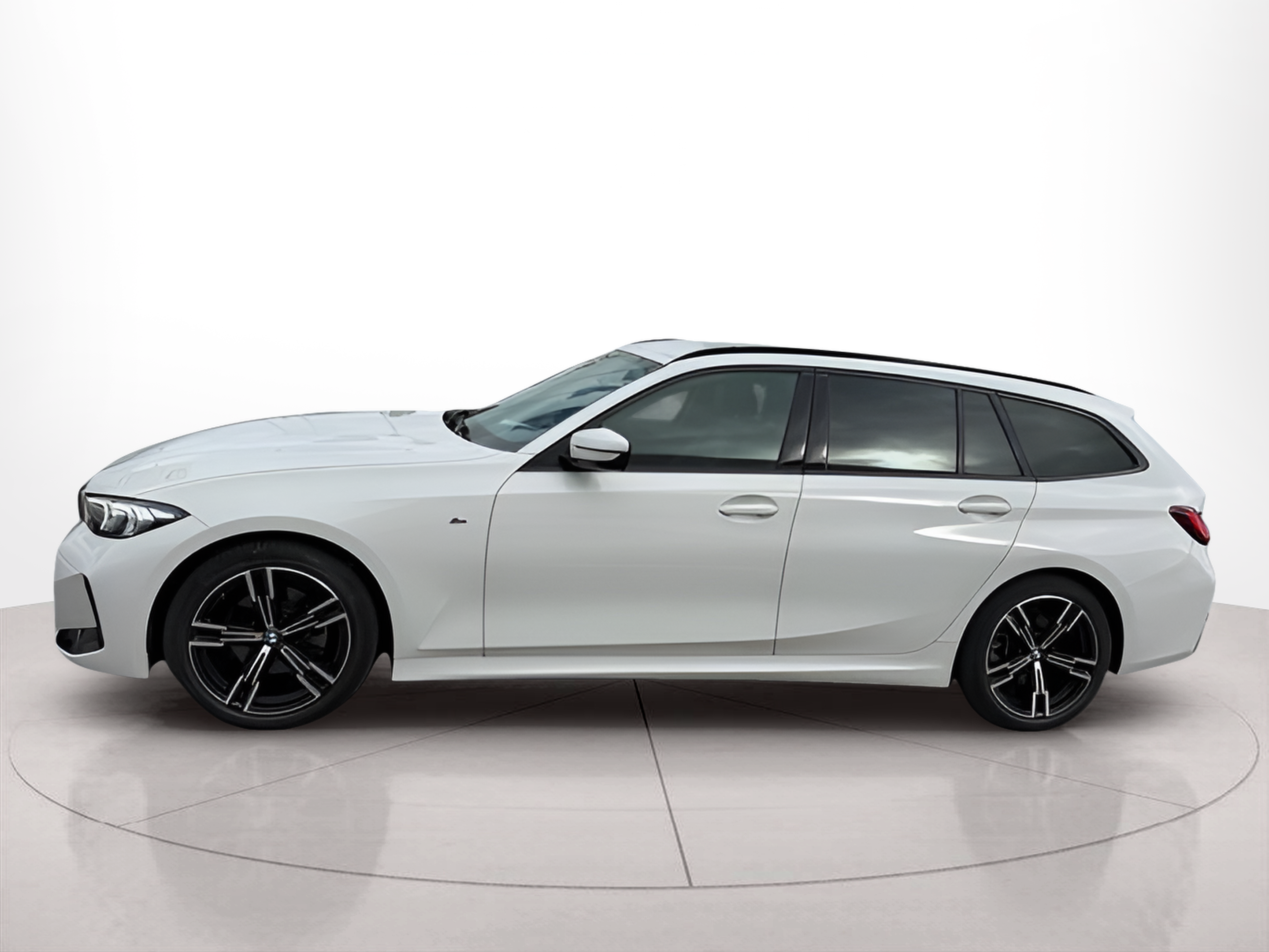 Fotos de BMW Série 3 320d Touring color Blanco. Año 2023. 140KW(190CV). Diesel. En concesionario Caetano Baviera Faro de Faro