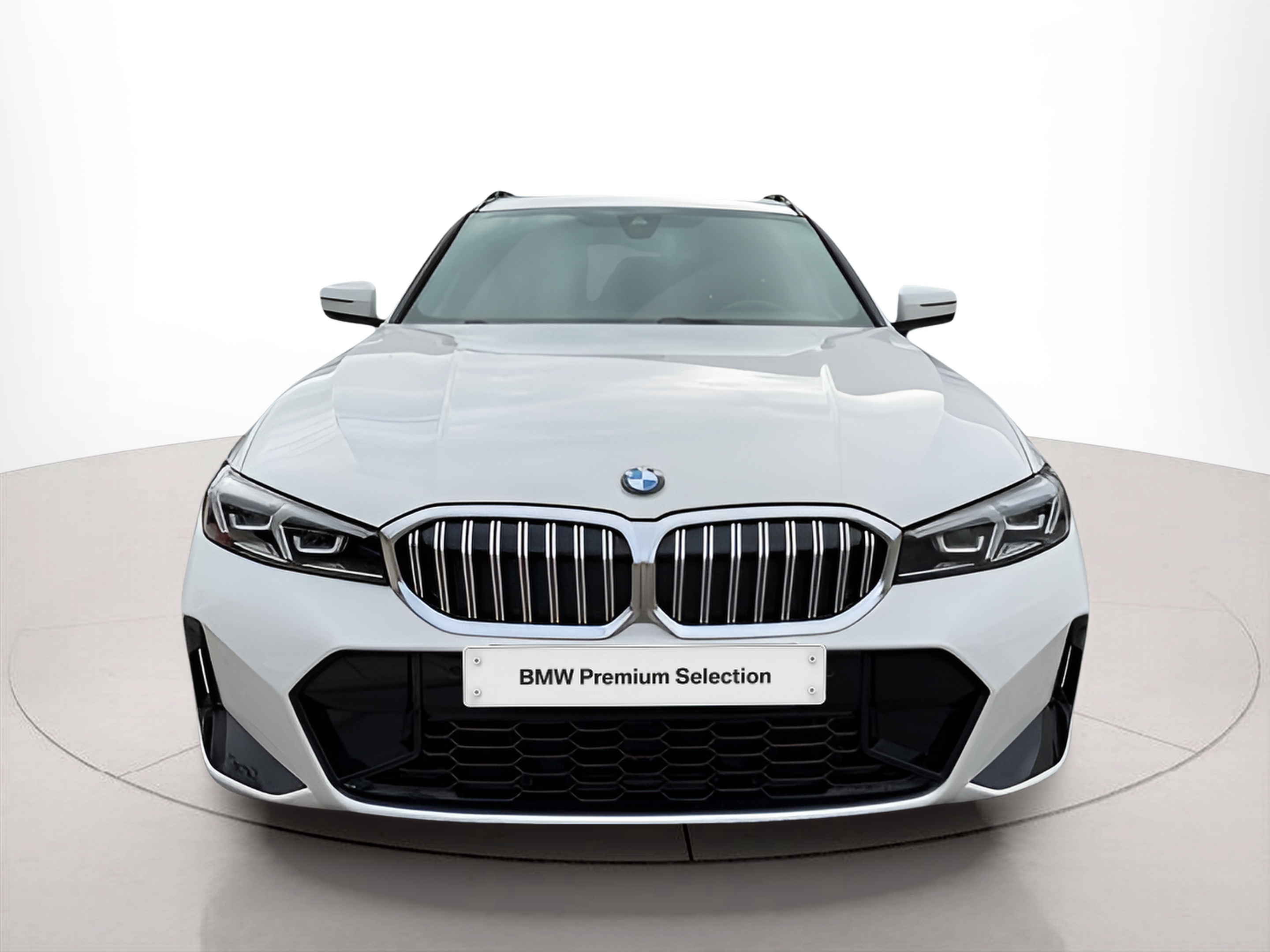 Fotos de BMW Série 3 320d Touring color Blanco. Año 2023. 140KW(190CV). Diesel. En concesionario Caetano Baviera Faro de Faro