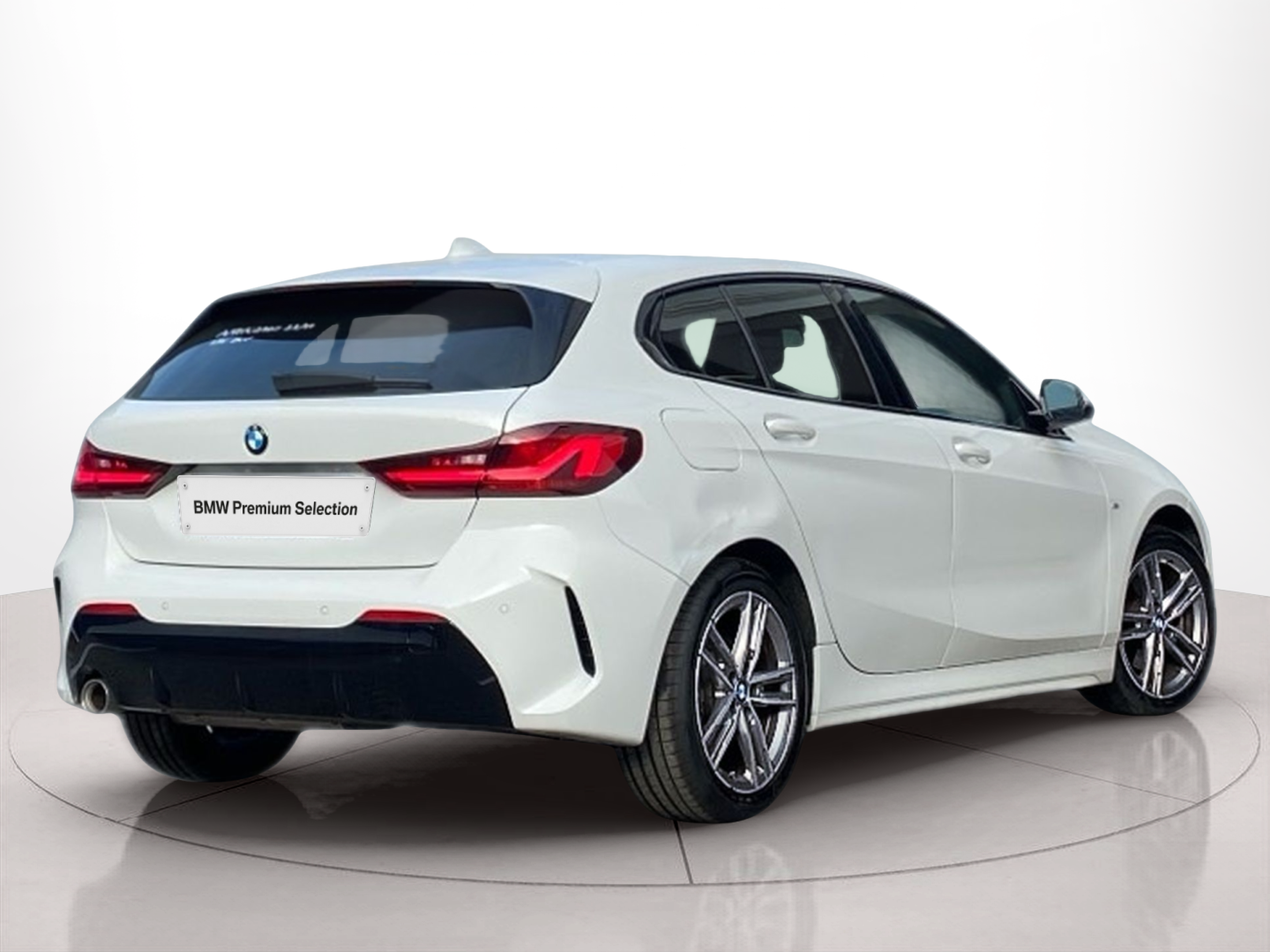 BMW Série 1 116d color Blanco. Año 2023. 85KW(116CV). Diesel. En concesionario Caetano Baviera Cascais de Cascais