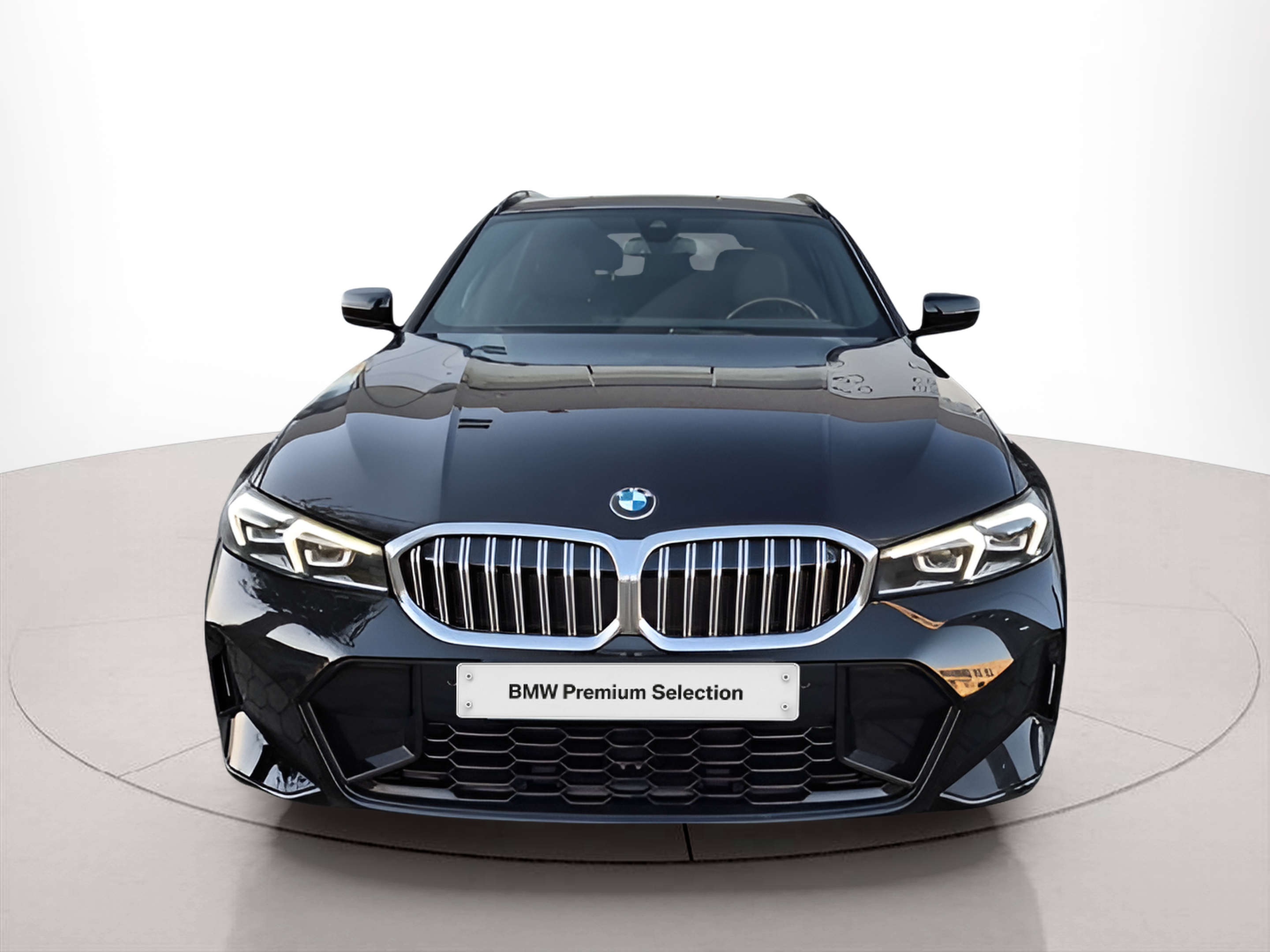Fotos de BMW Série 3 320d Touring color Negro. Año 2023. 140KW(190CV). Diesel. En concesionario Caetano Baviera Aveiro de Aveiro