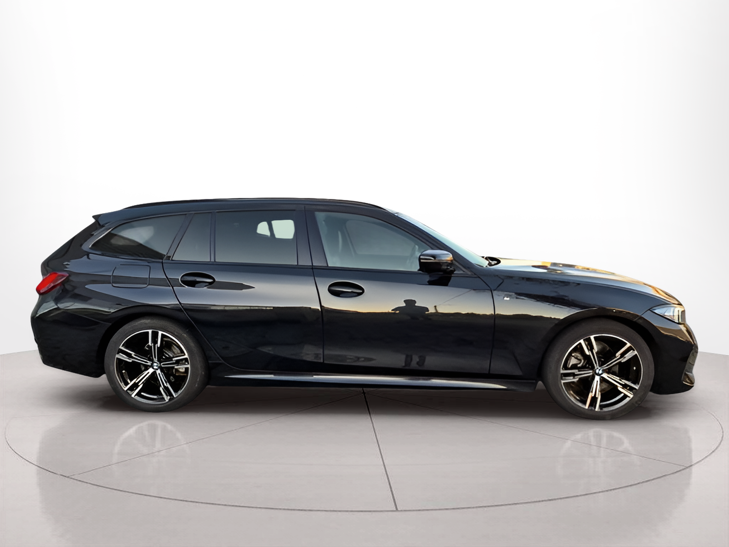 BMW Série 3 320d Touring color Negro. Año 2023. 140KW(190CV). Diesel. En concesionario Caetano Baviera Aveiro de Aveiro