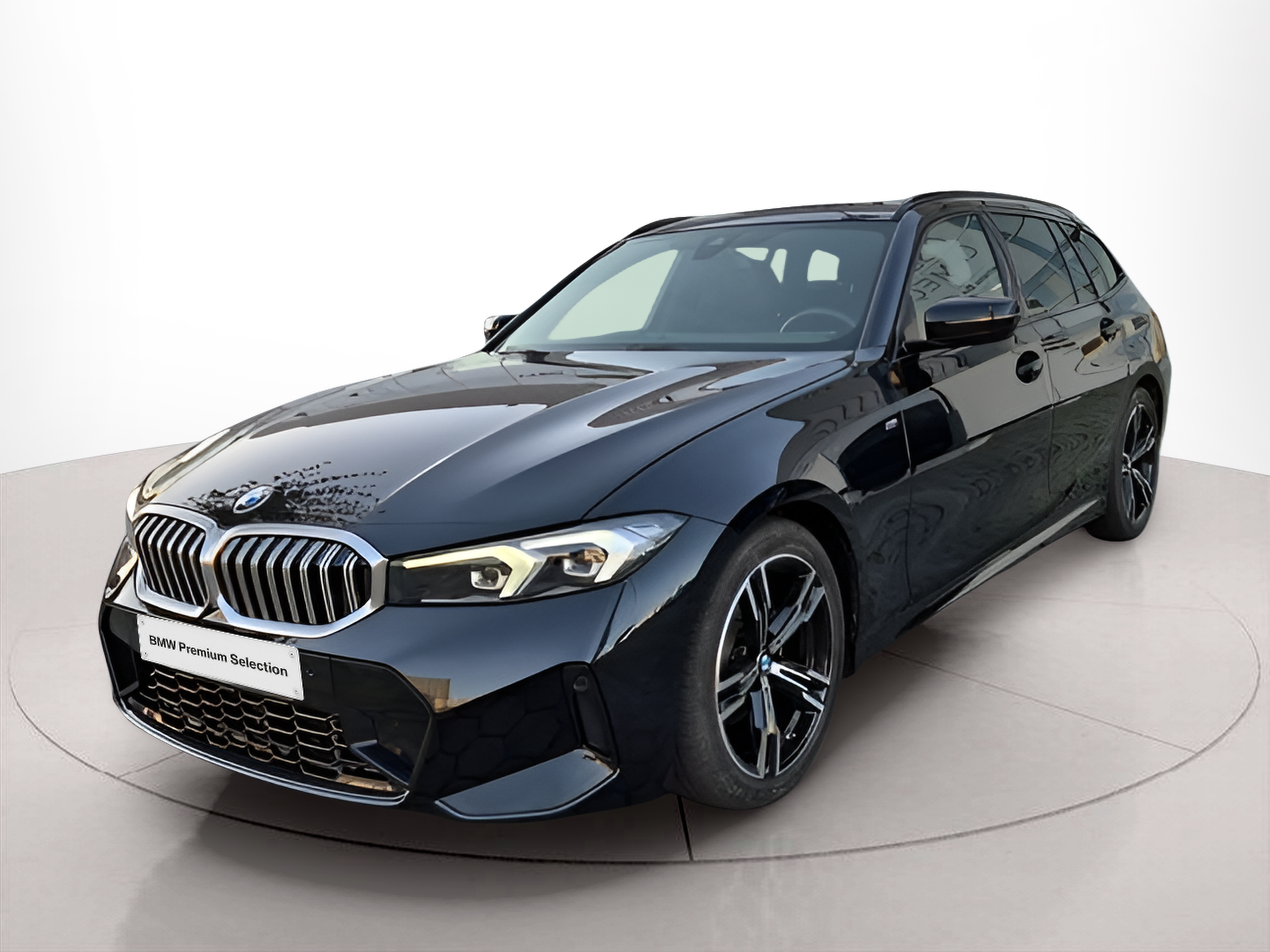 Fotos de BMW Série 3 320d Touring color Negro. Año 2023. 140KW(190CV). Diesel. En concesionario Caetano Baviera Santa Maria da Feira de Santa Maria da Feira