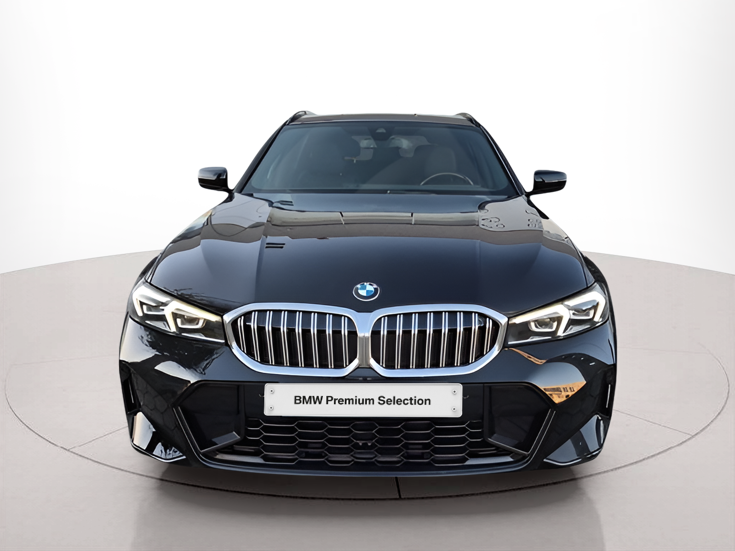 Fotos de BMW Série 3 320d Touring color Negro. Año 2023. 140KW(190CV). Diesel. En concesionario Caetano Baviera Santa Maria da Feira de Santa Maria da Feira