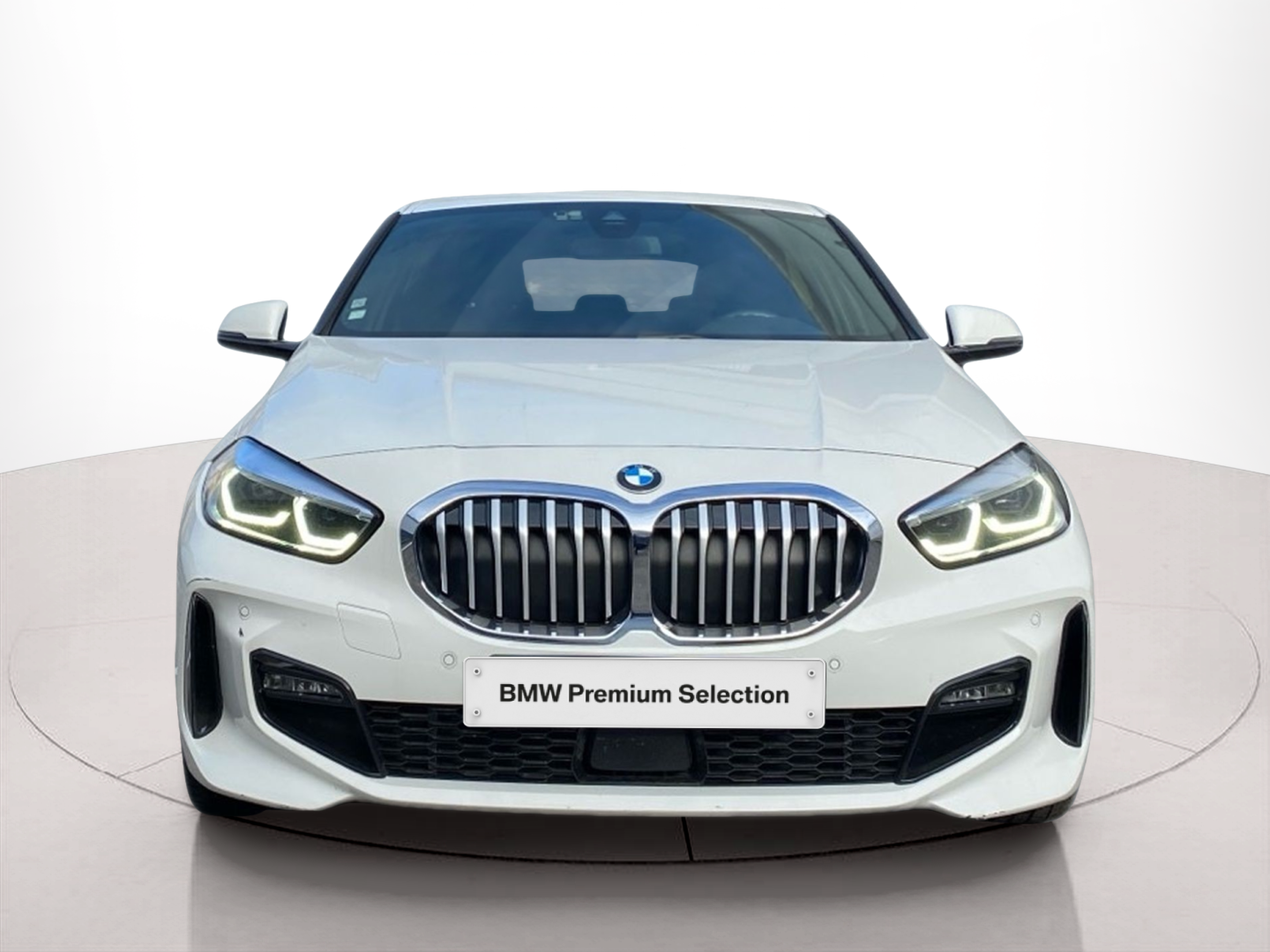 Fotos de BMW Série 1 116d color Blanco. Año 2023. 85KW(116CV). Diesel. En concesionario Caetano Baviera Lisboa de Lisboa