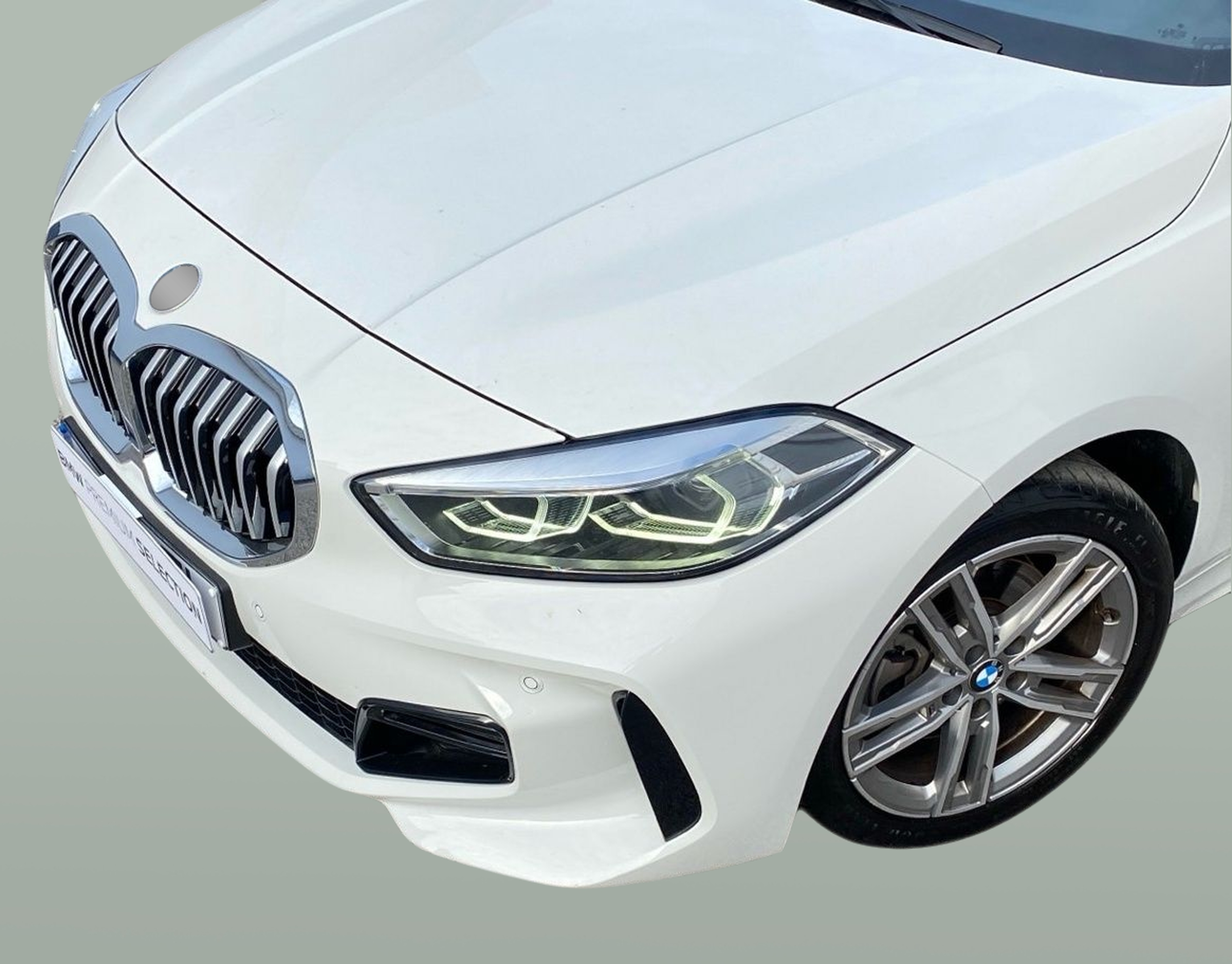 BMW Série 1 116d color Blanco. Año 2023. 85KW(116CV). Diesel. En concesionario Caetano Baviera Lisboa de Lisboa