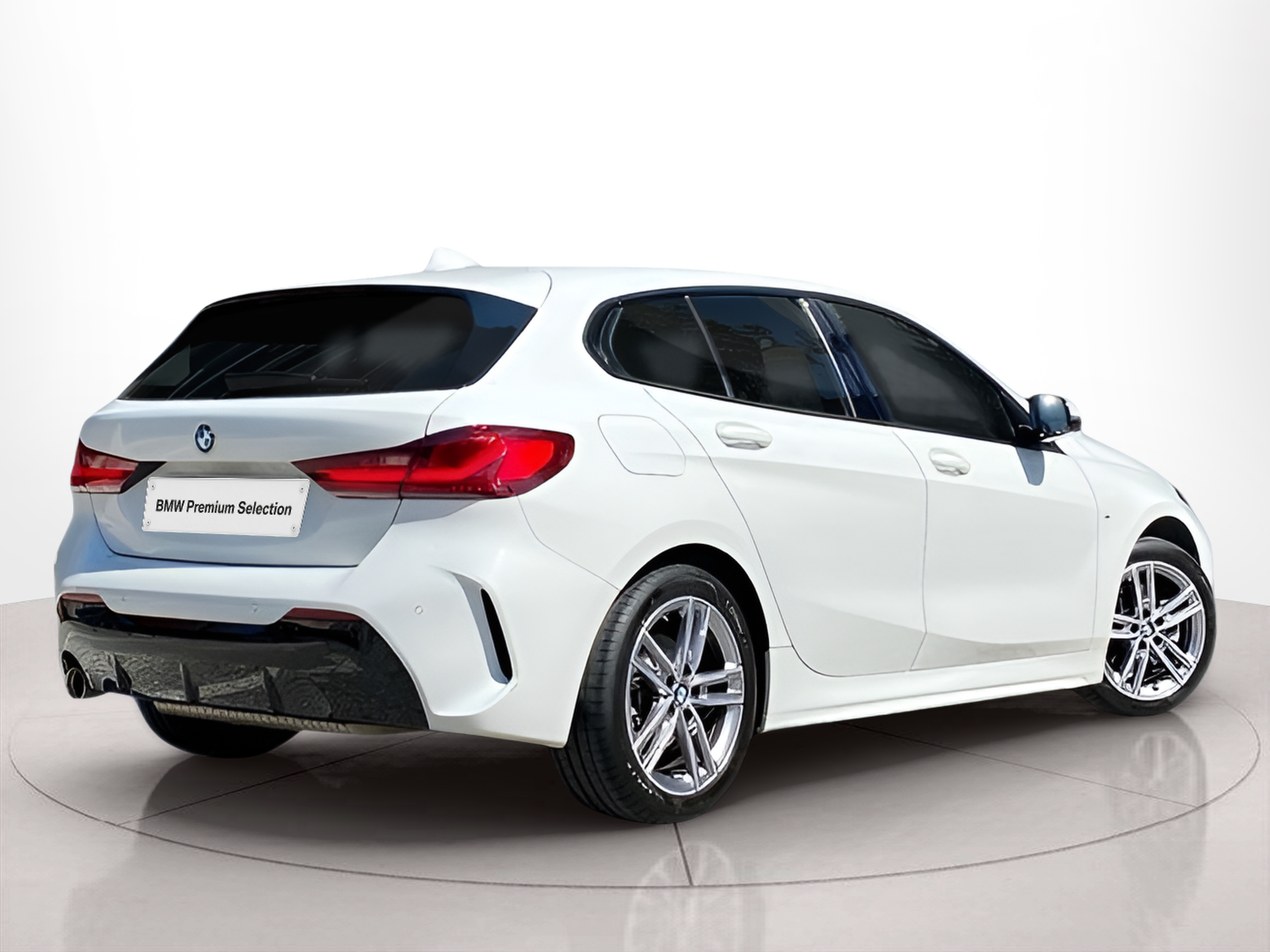 BMW Série 1 116d color Blanco. Año 2023. 85KW(116CV). Diesel. En concesionario Caetano Baviera Lisboa de Lisboa