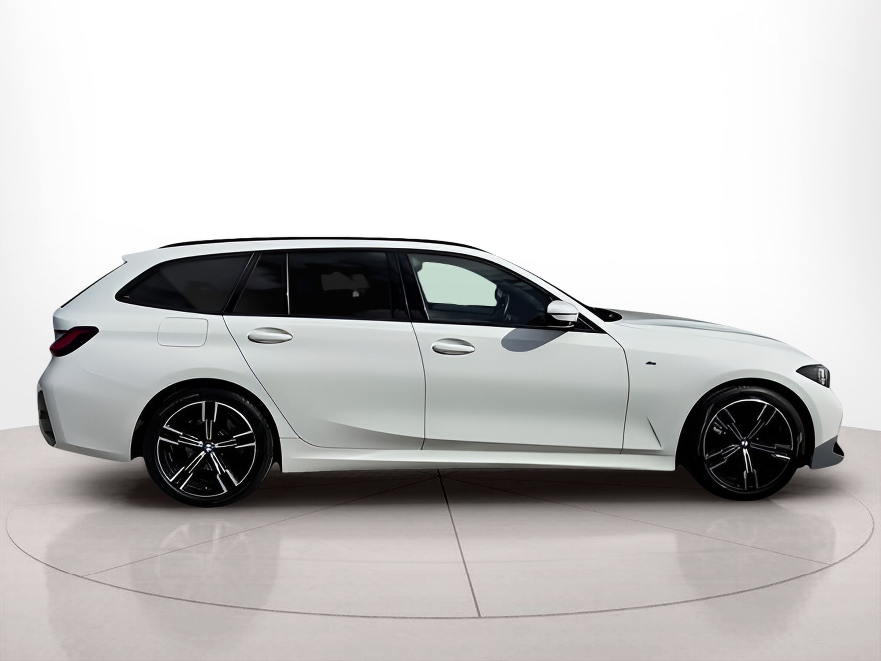 Fotos de BMW Série 3 320d Touring color Blanco. Año 2023. 140KW(190CV). Diesel. En concesionario Caetano Baviera Faro de Faro