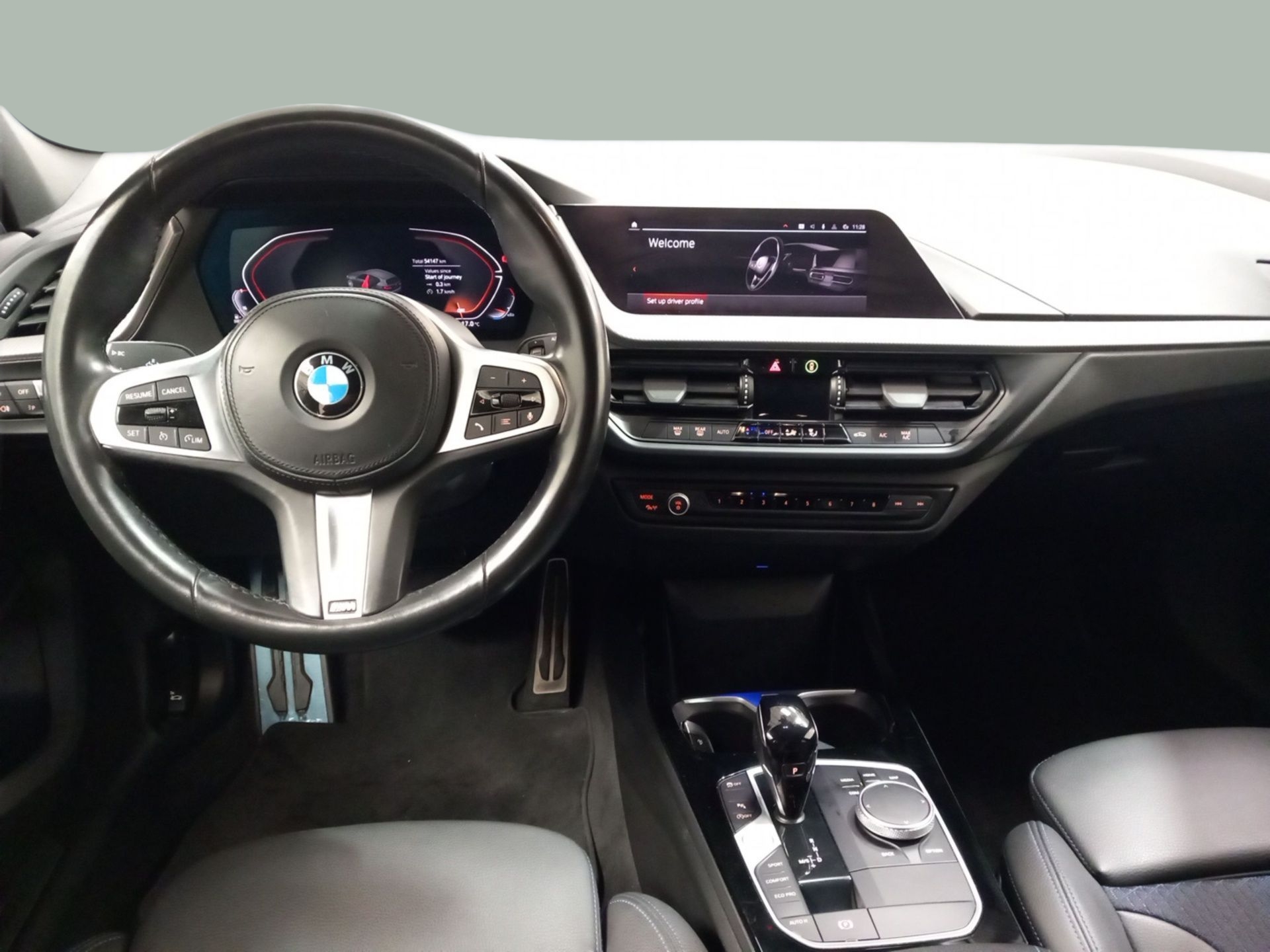 BMW Série 1 116d color Blanco. Año 2023. 85KW(116CV). Diesel. En concesionario Caetano Baviera Maia de Maia