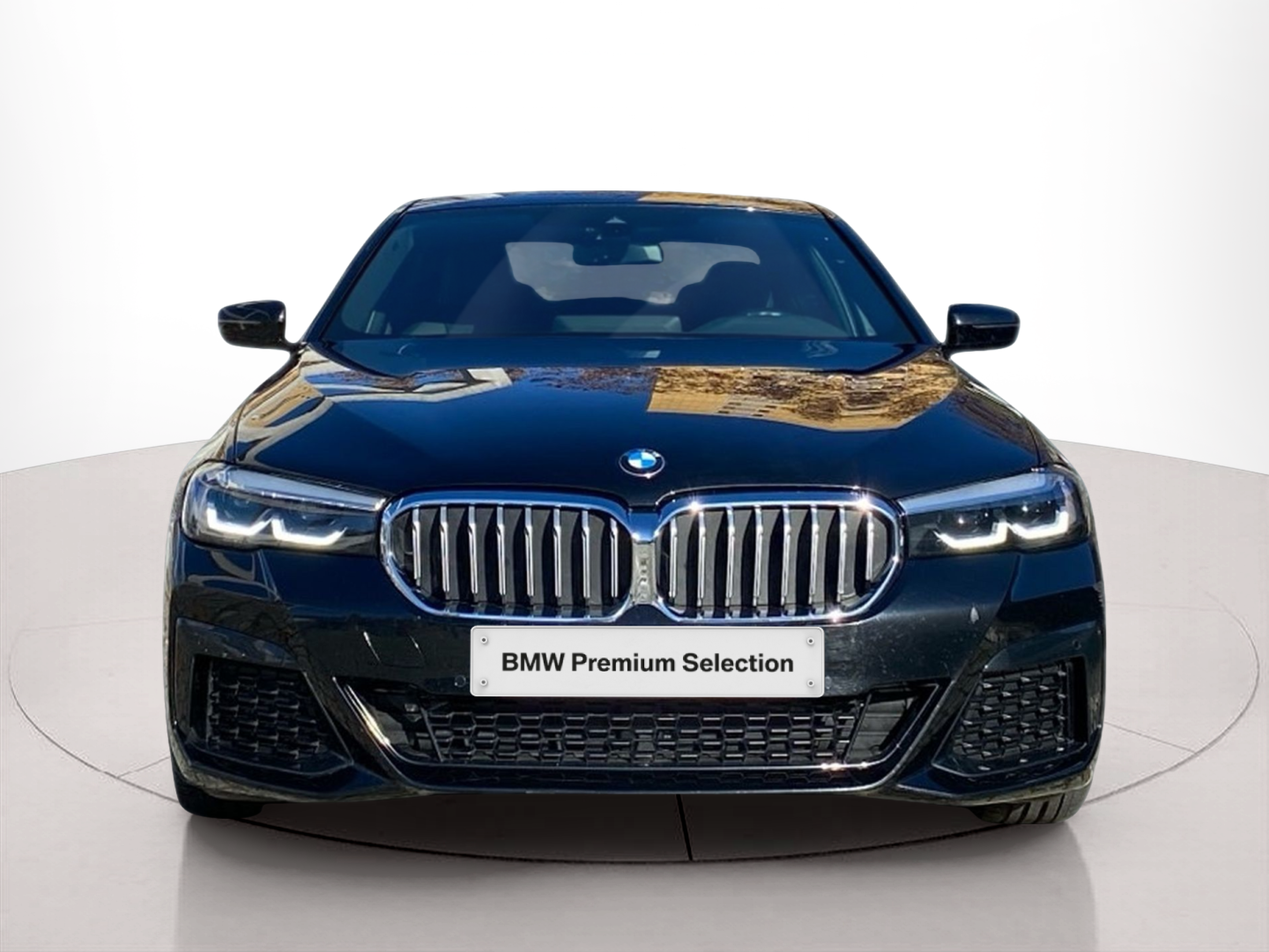 Fotos de BMW Série 5 520d Berlina color Negro. Año 2023. 140KW(190CV). Diesel. En concesionario Caetano Baviera Cascais de Cascais