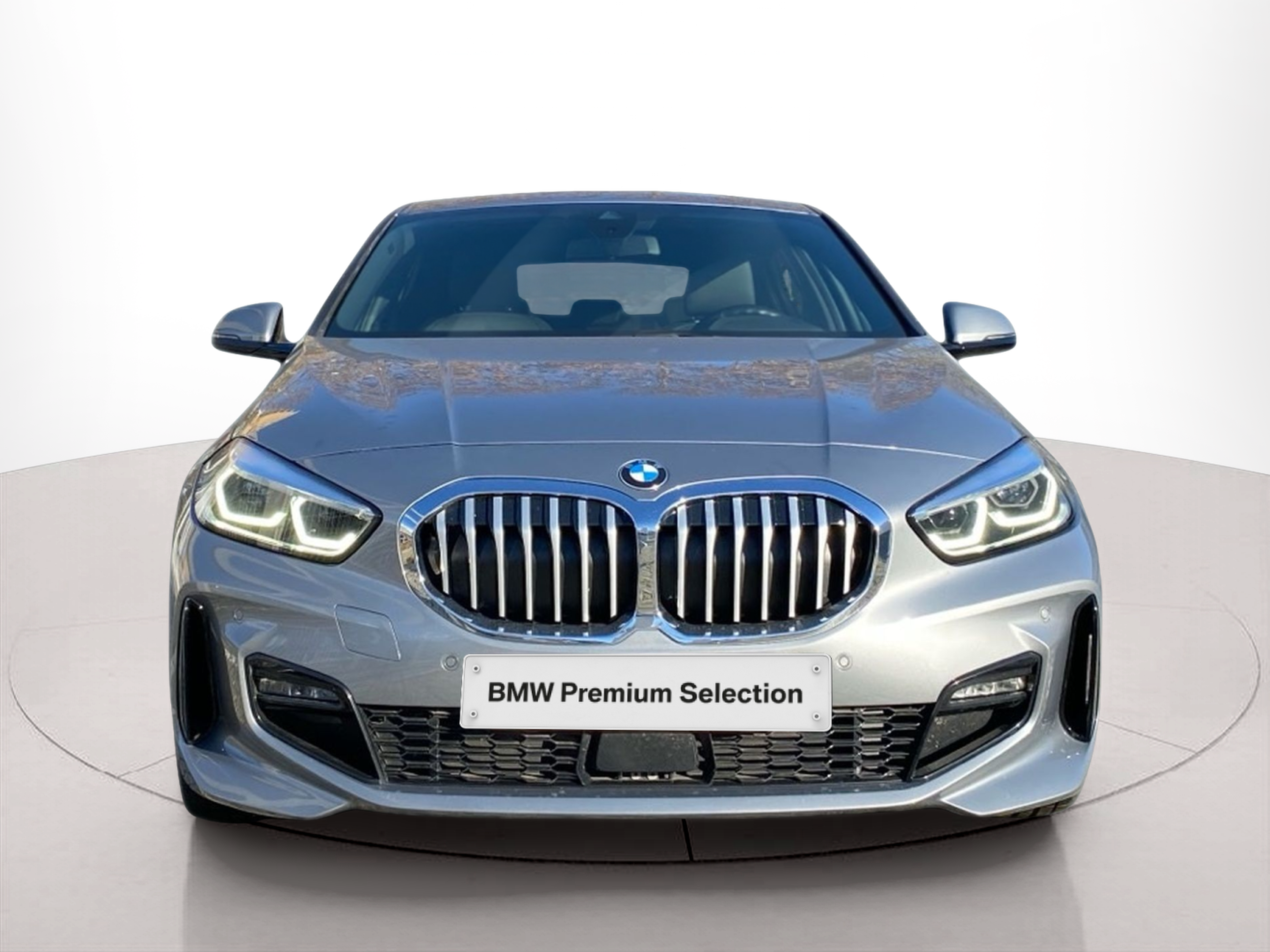 Fotos de BMW Série 1 116d color Gris. Año 2023. 85KW(116CV). Diesel. En concesionario Caetano Baviera Cascais de Cascais