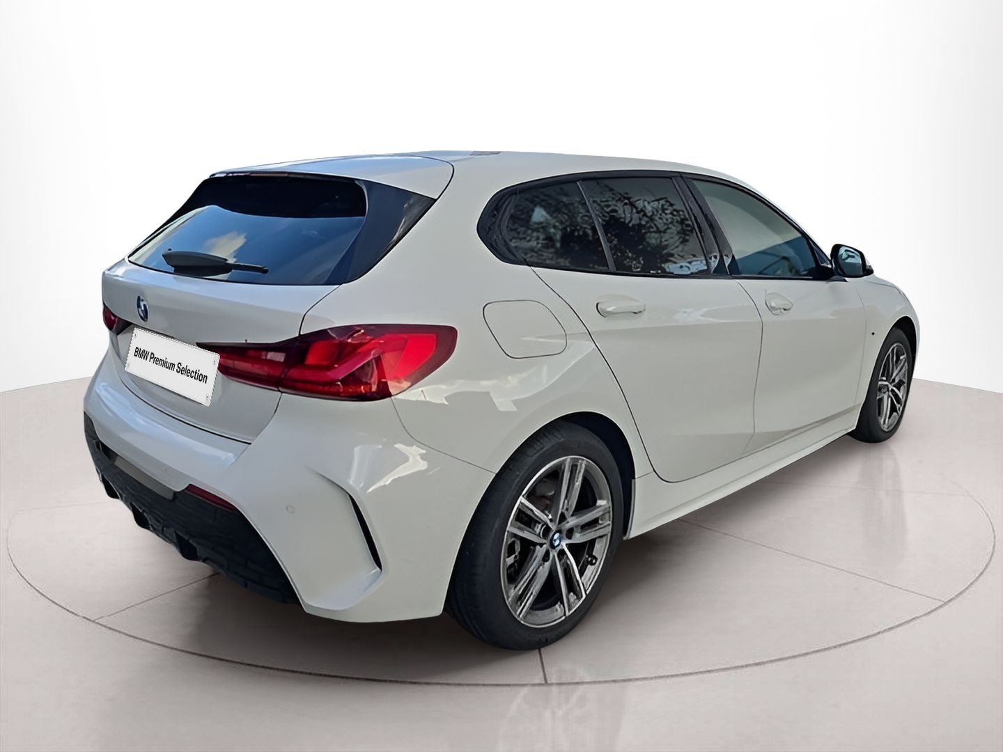 BMW Série 1 116d color Blanco. Año 2023. 85KW(116CV). Diesel. En concesionario Caetano Baviera Aveiro de Aveiro