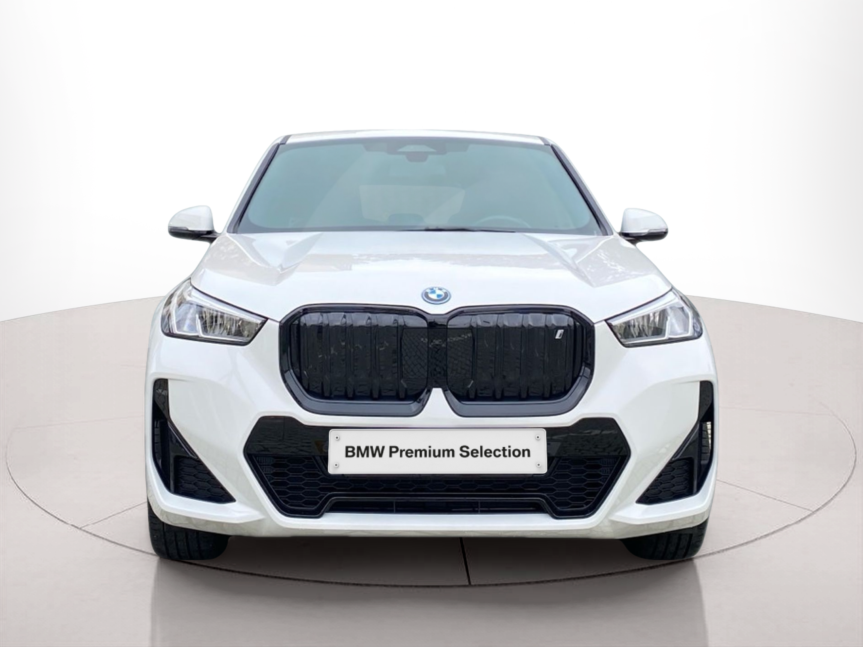 Fotos de BMW iX1 xDrive30 color Blanco. Año 2023. 230KW(313CV). Elétrico. En concesionario Caetano Baviera Lisboa de Lisboa