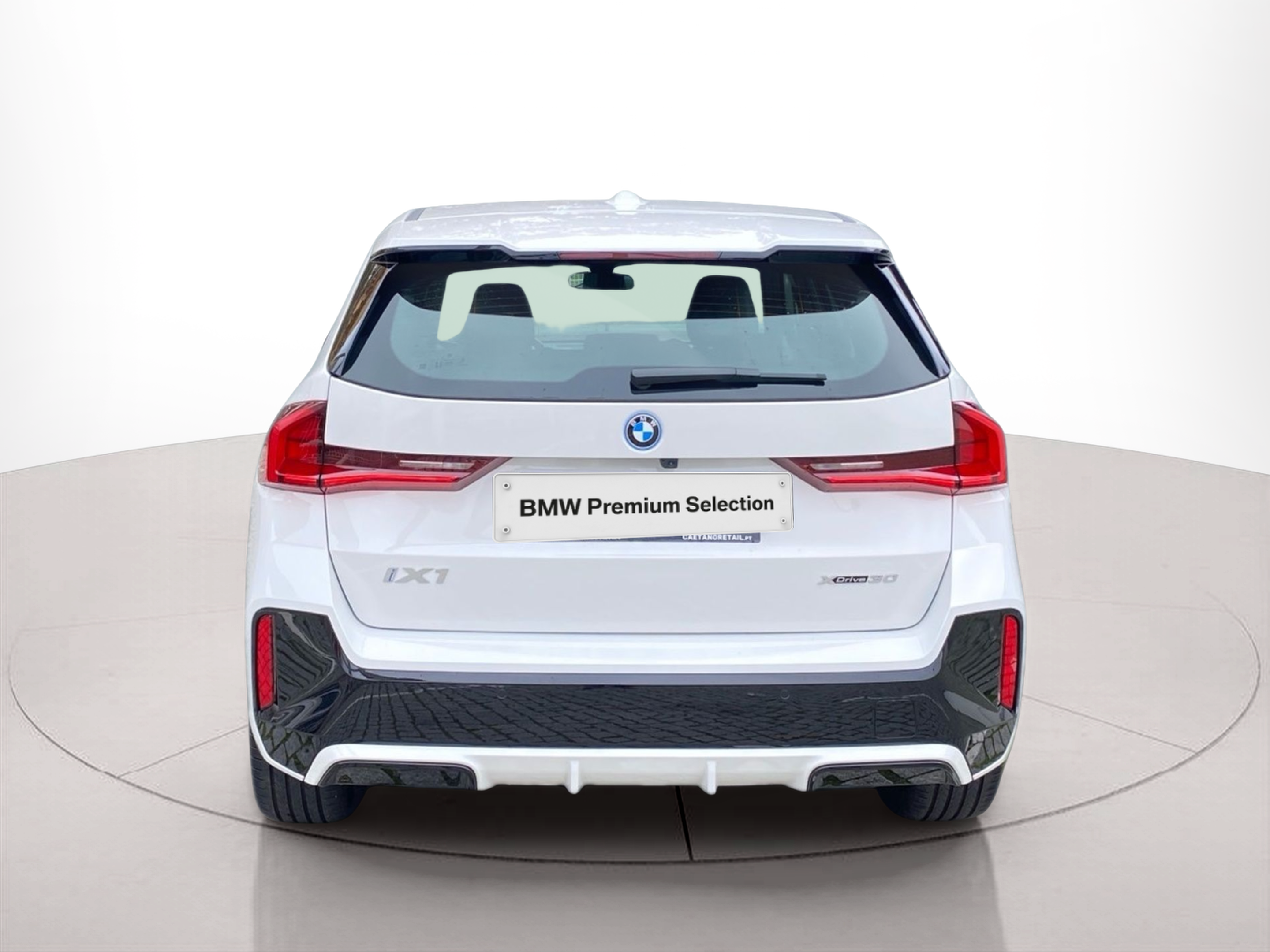 BMW iX1 xDrive30 color Blanco. Año 2023. 230KW(313CV). Elétrico. En concesionario Caetano Baviera Lisboa de Lisboa
