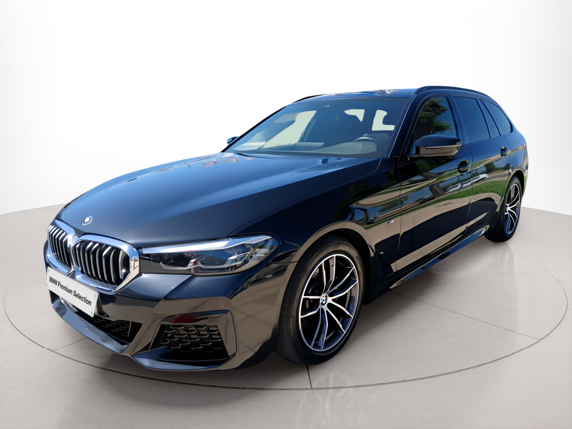 Fotos de BMW Série 5 520d Touring color Negro. Año 2023. 140KW(190CV). Diesel. En concesionario Caetano Baviera Portimão de Portimão
