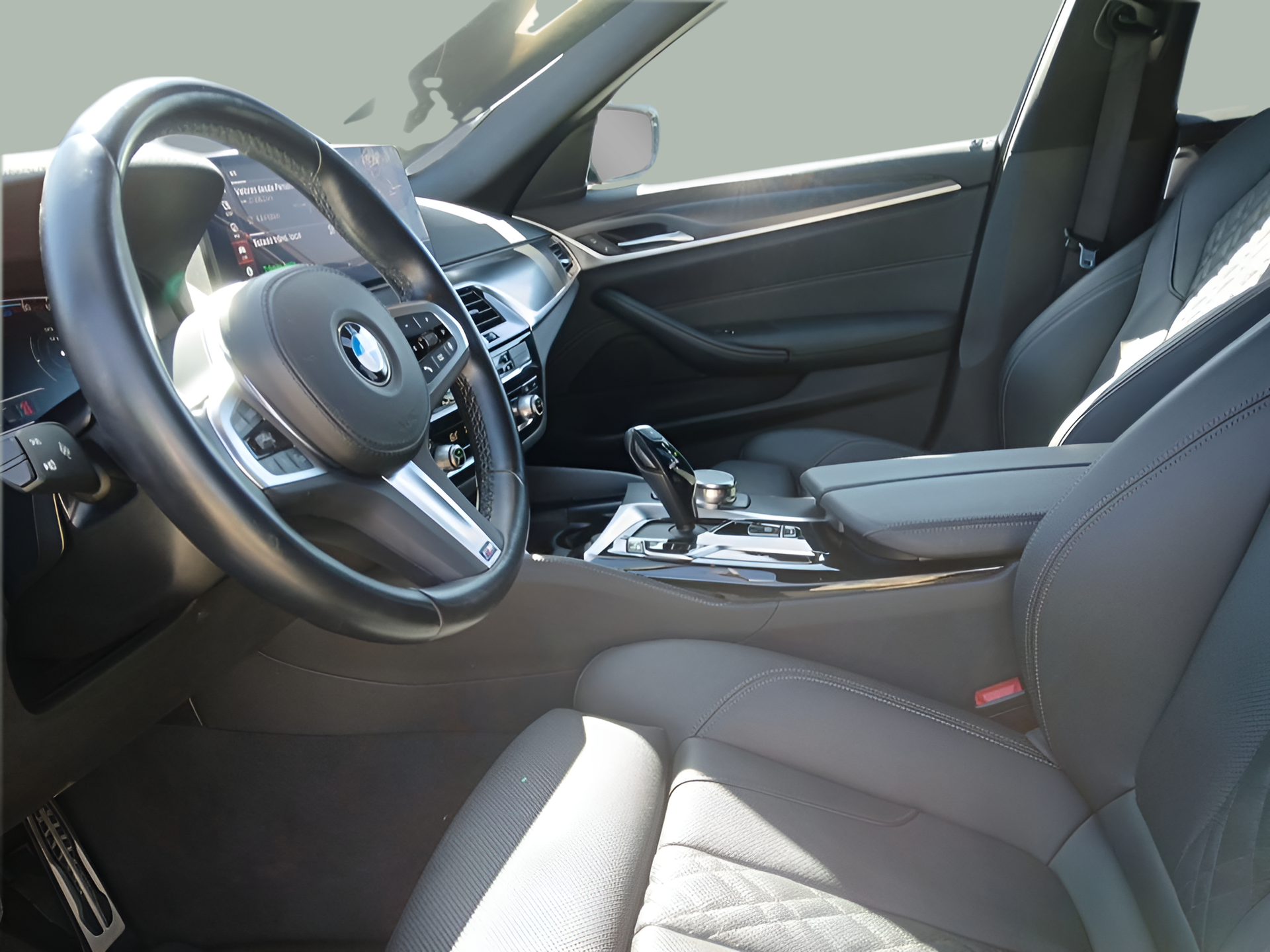 BMW Série 5 520d Touring color Negro. Año 2023. 140KW(190CV). Diesel. En concesionario Caetano Baviera Portimão de Portimão