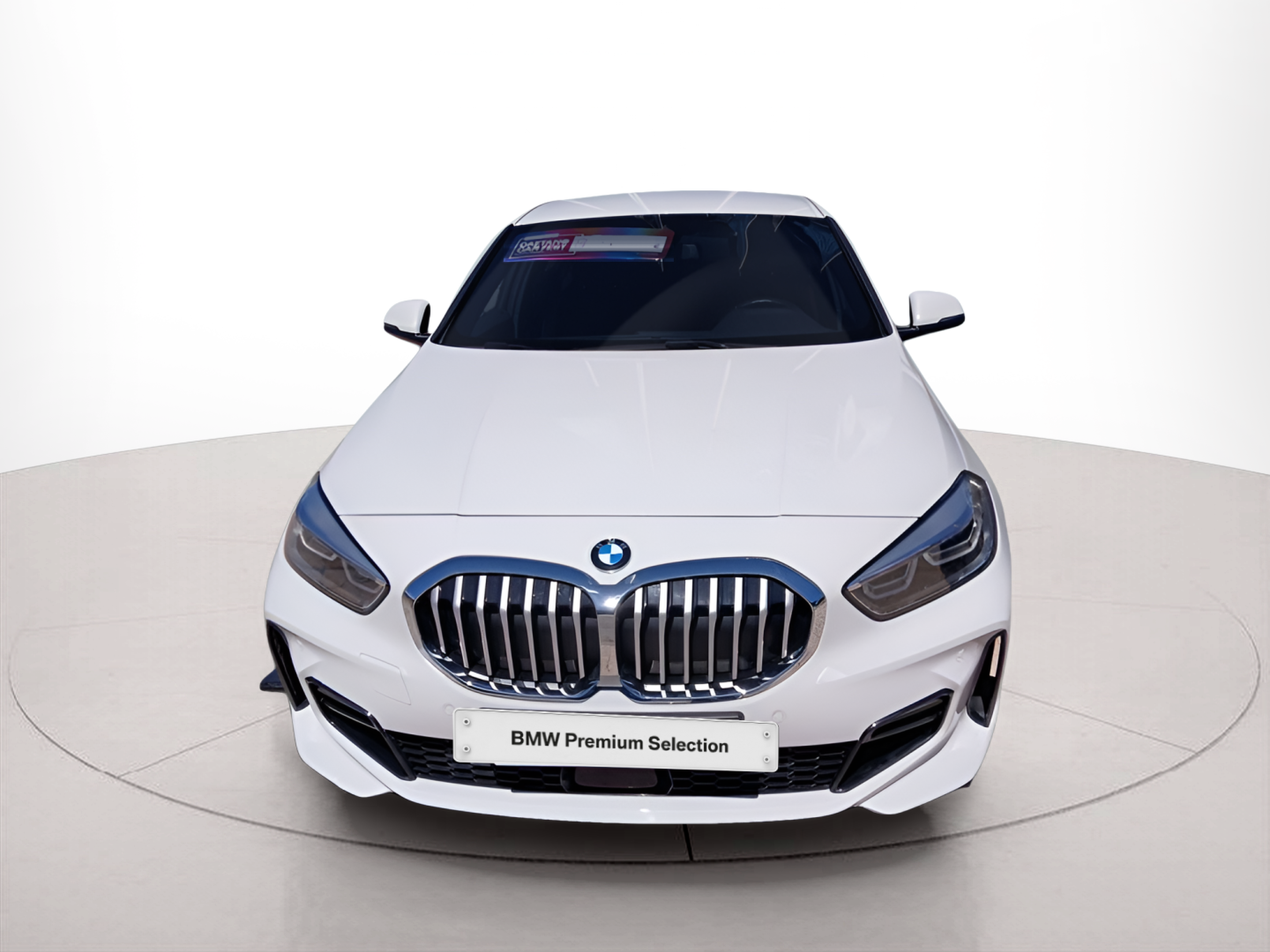 Fotos de BMW Série 1 116d color Blanco. Año 2023. 85KW(116CV). Diesel. En concesionario Caetano Baviera Faro de Faro