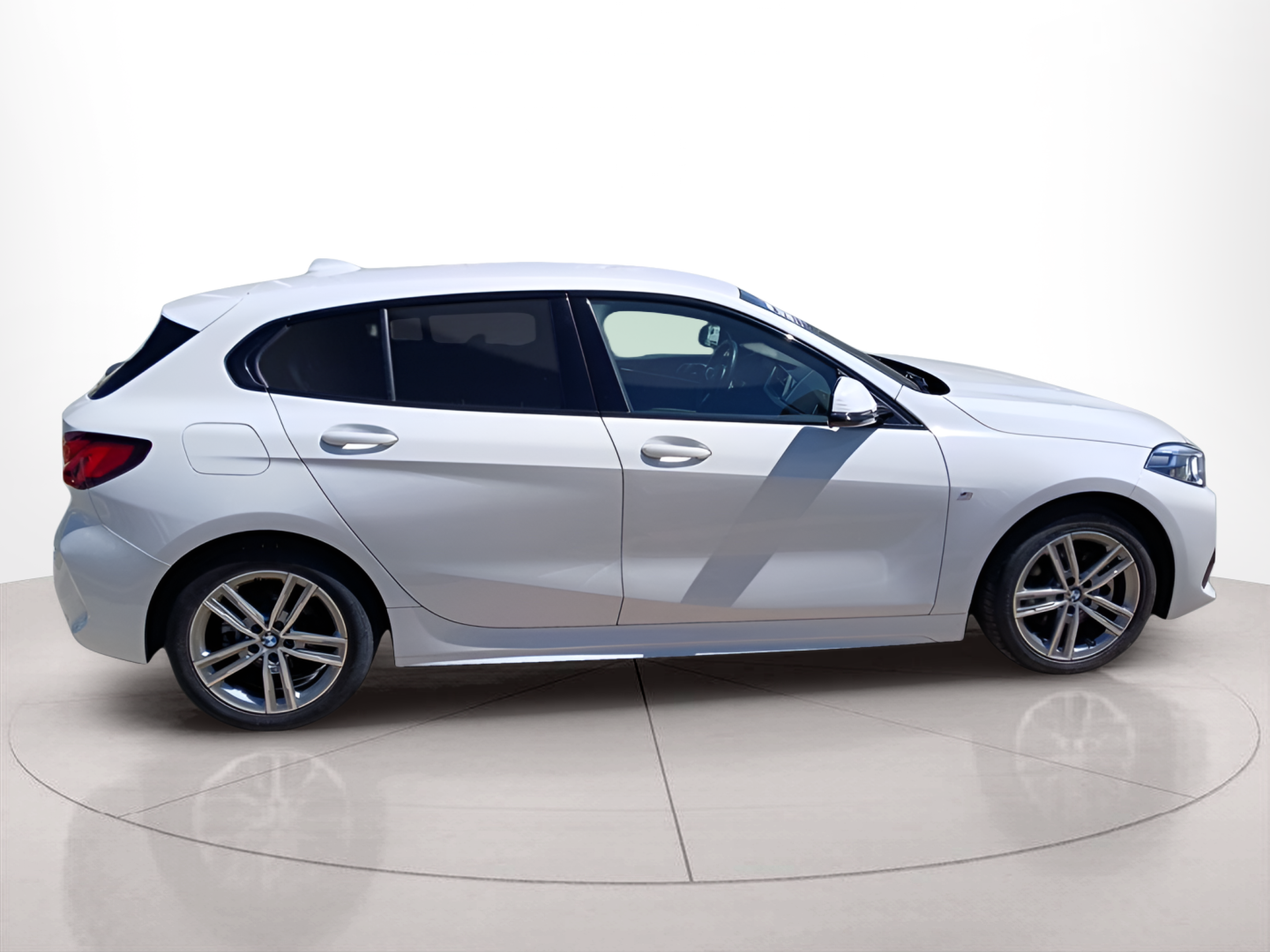 BMW Série 1 116d color Blanco. Año 2023. 85KW(116CV). Diesel. En concesionario Caetano Baviera Faro de Faro