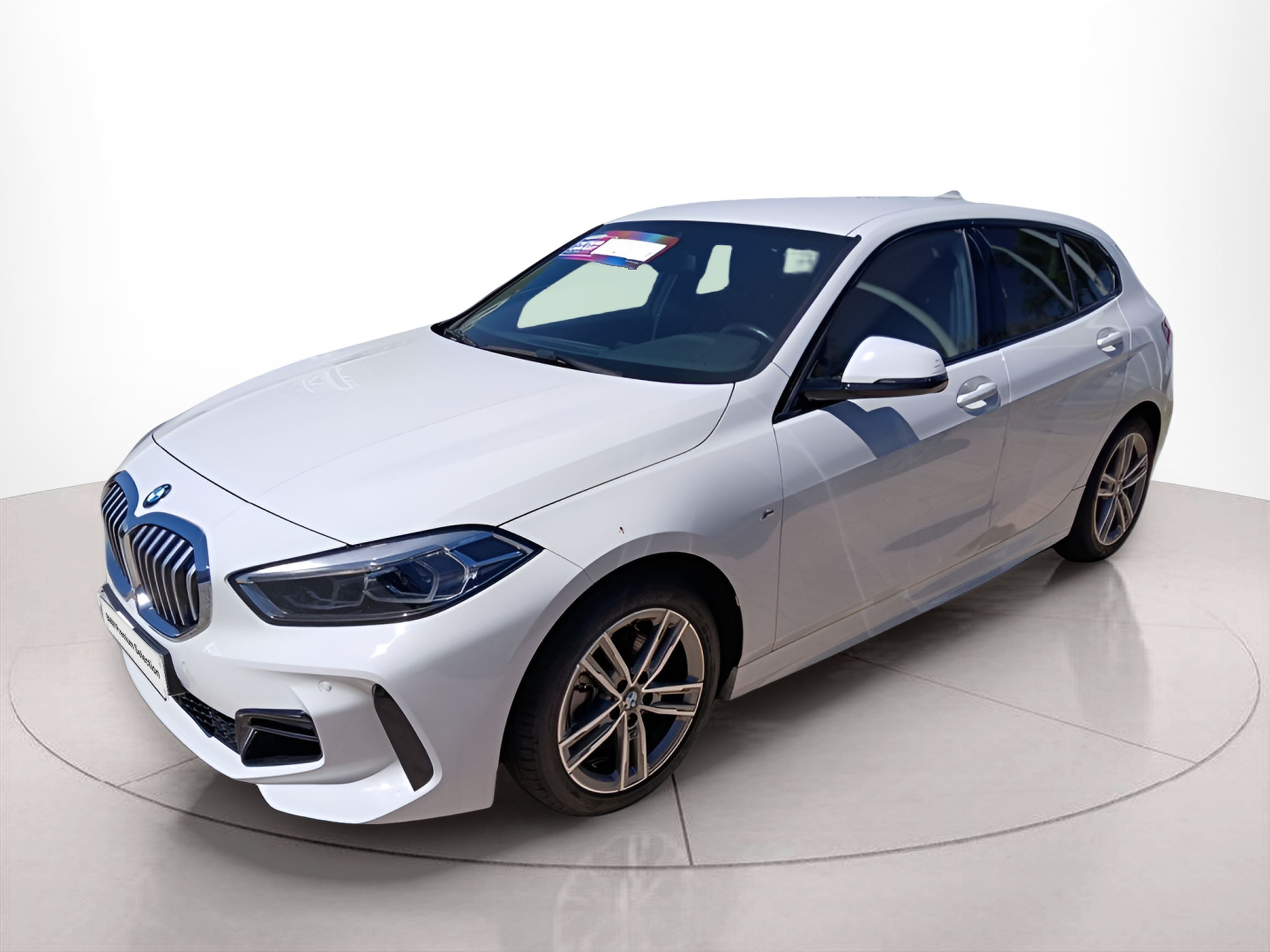 Fotos de BMW Série 1 116d color Blanco. Año 2023. 85KW(116CV). Diesel. En concesionario Caetano Baviera Faro de Faro