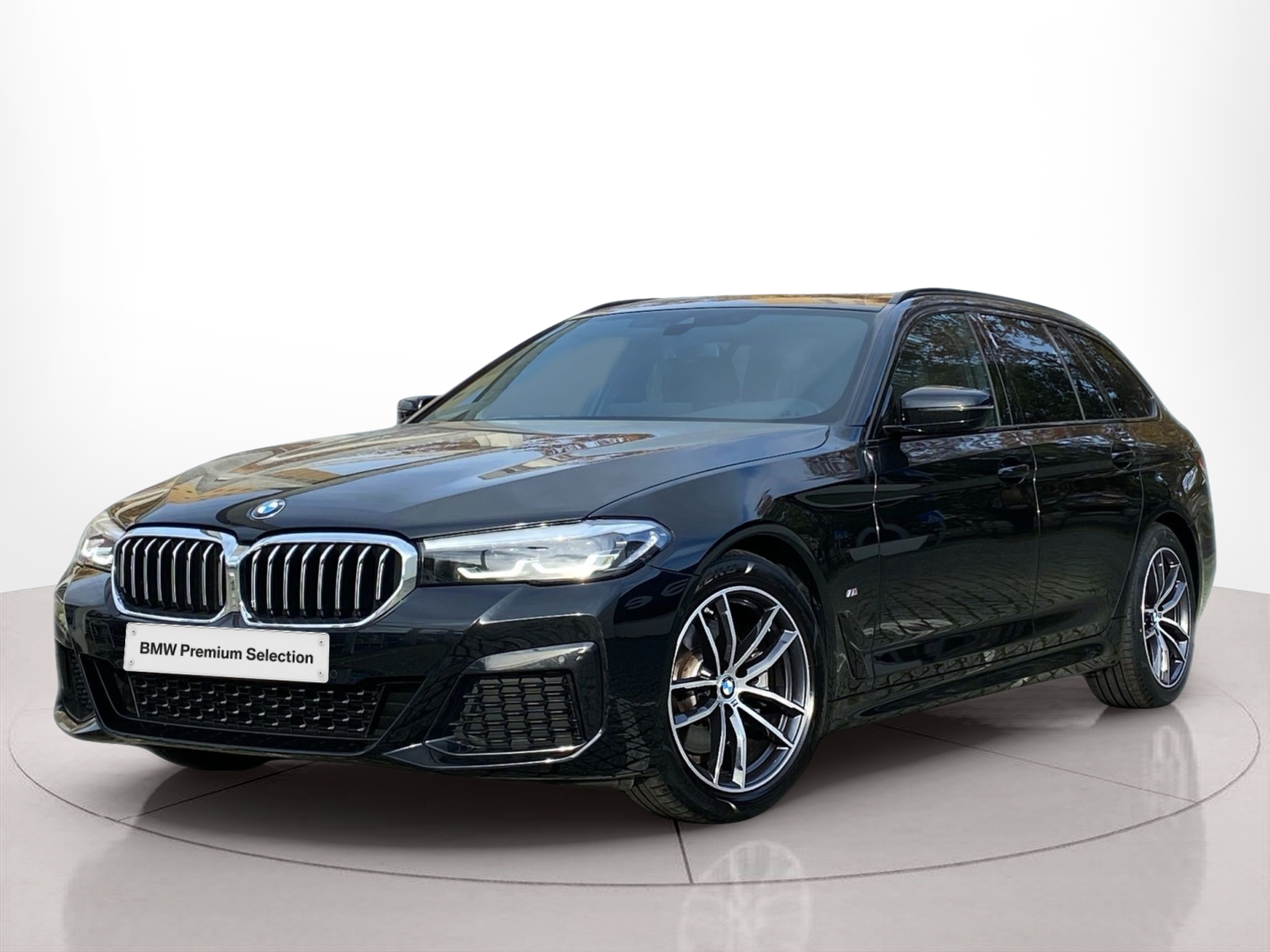 Fotos de BMW Série 5 520d Touring color Negro. Año 2023. 140KW(190CV). Diesel. En concesionario Caetano Baviera Lisboa de Lisboa