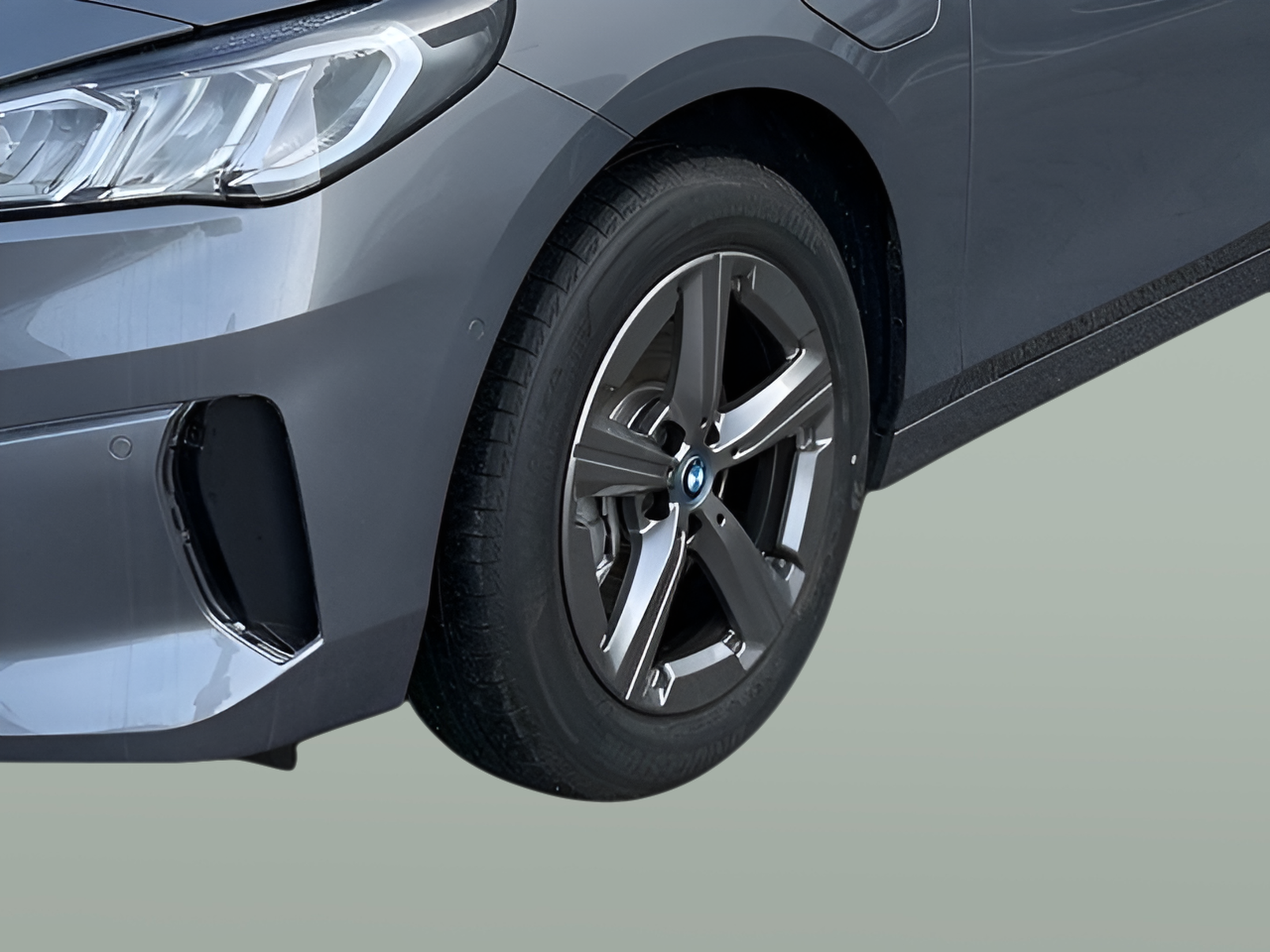 BMW Série 2 225xe Active Tourer color Gris. Año 2023. 180KW(245CV). Elétrico / Gasolina Híbrido. En concesionario Caetano Baviera Portimão de Portimão