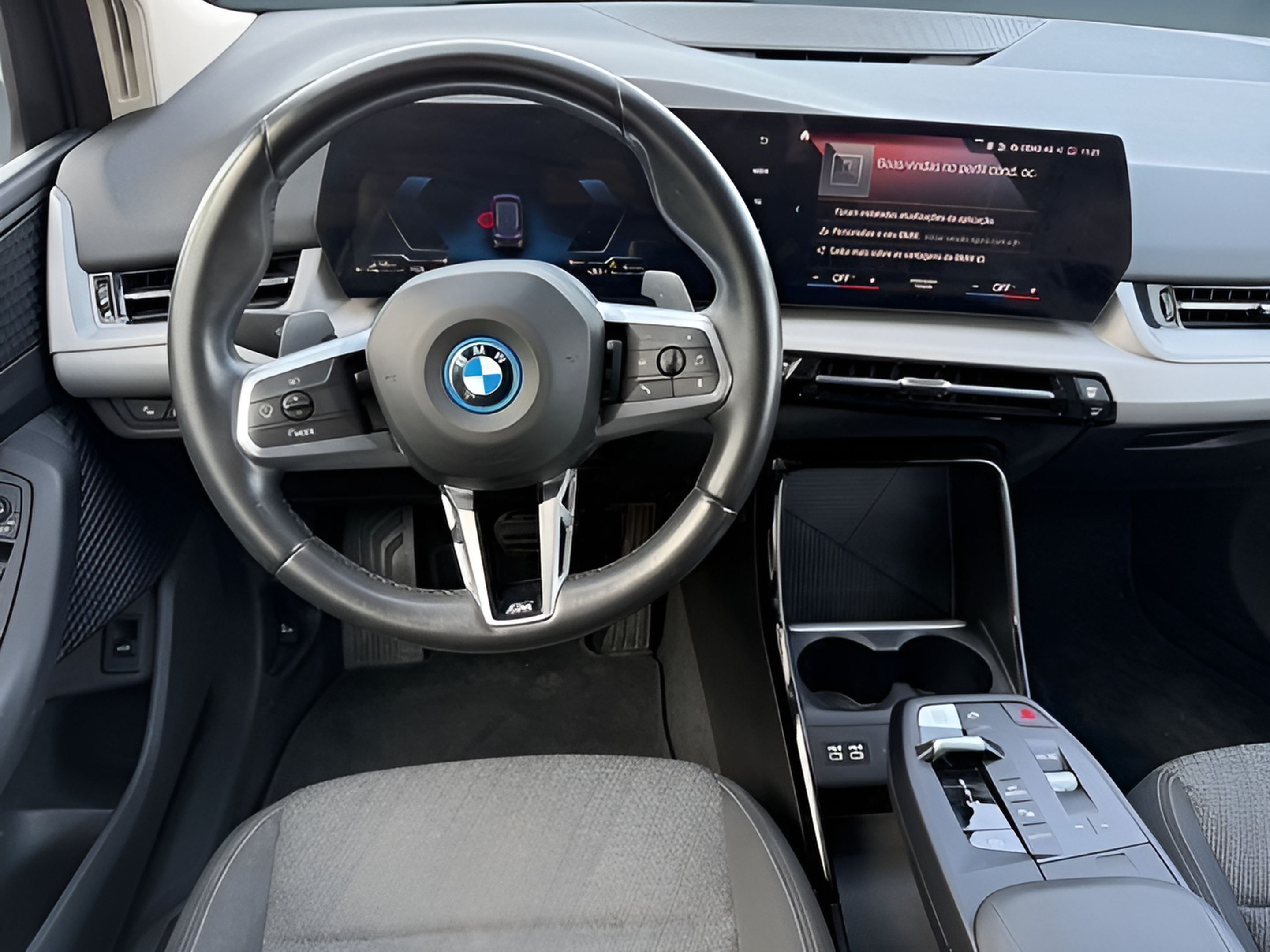 BMW Série 2 225xe Active Tourer color Gris. Año 2023. 180KW(245CV). Elétrico / Gasolina Híbrido. En concesionario Caetano Baviera Portimão de Portimão
