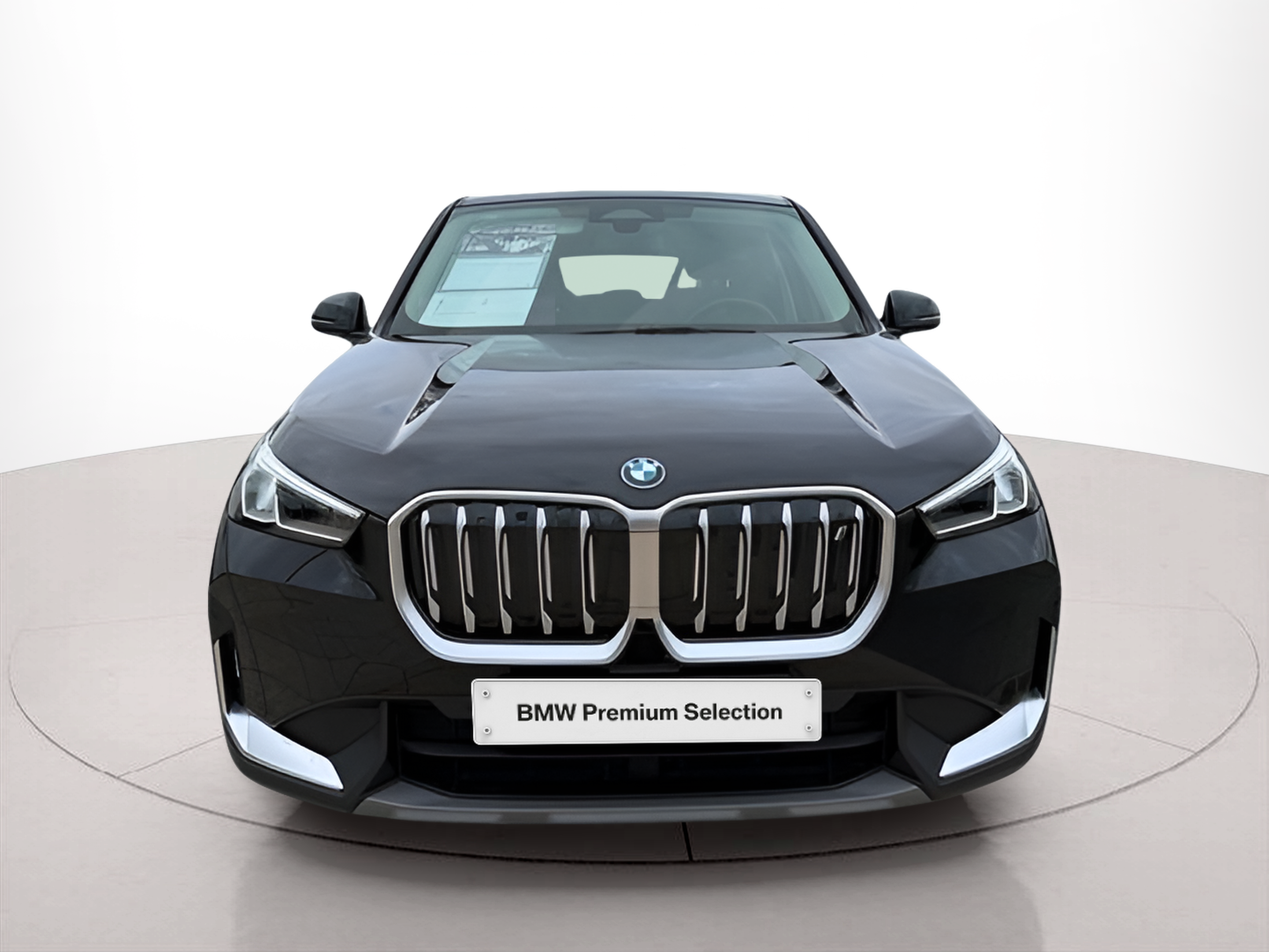 Fotos de BMW iX1 xDrive30 color Negro. Año 2023. 230KW(313CV). Elétrico. En concesionario Caetano Baviera Portimão de Portimão