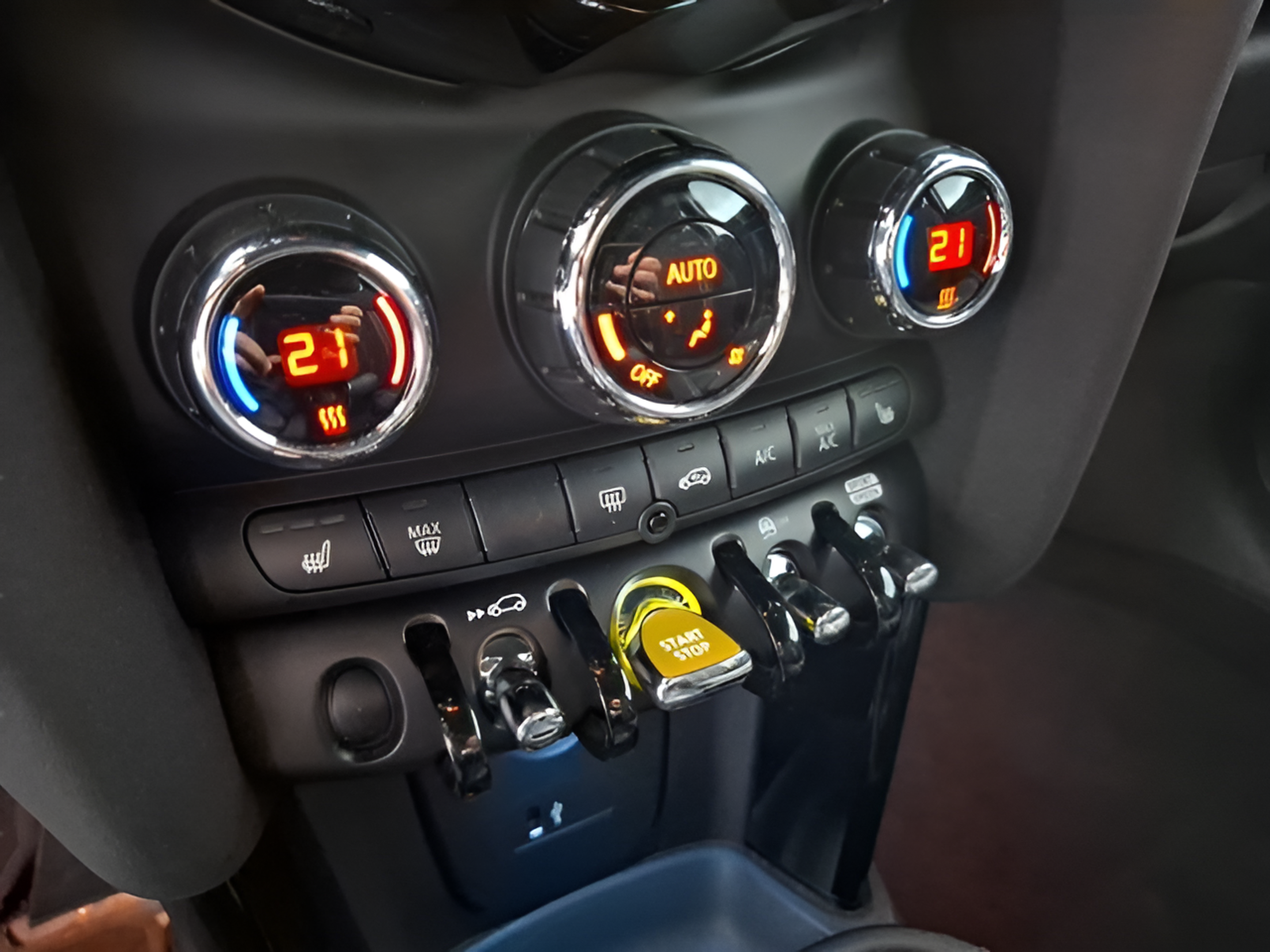 fotoG 20 del MINI MINI 3 Portas Cooper S E 135 kW (184 CV) 184cv Elétrico de 2023 em Vila Nova de Gaia