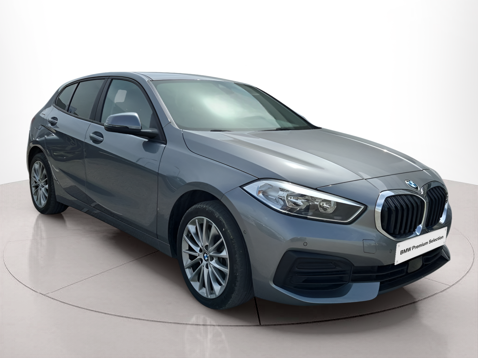 Fotos de BMW Série 1 116d color Gris. Año 2024. 85KW(116CV). Diesel. En concesionario Caetano Baviera Portimão de Portimão