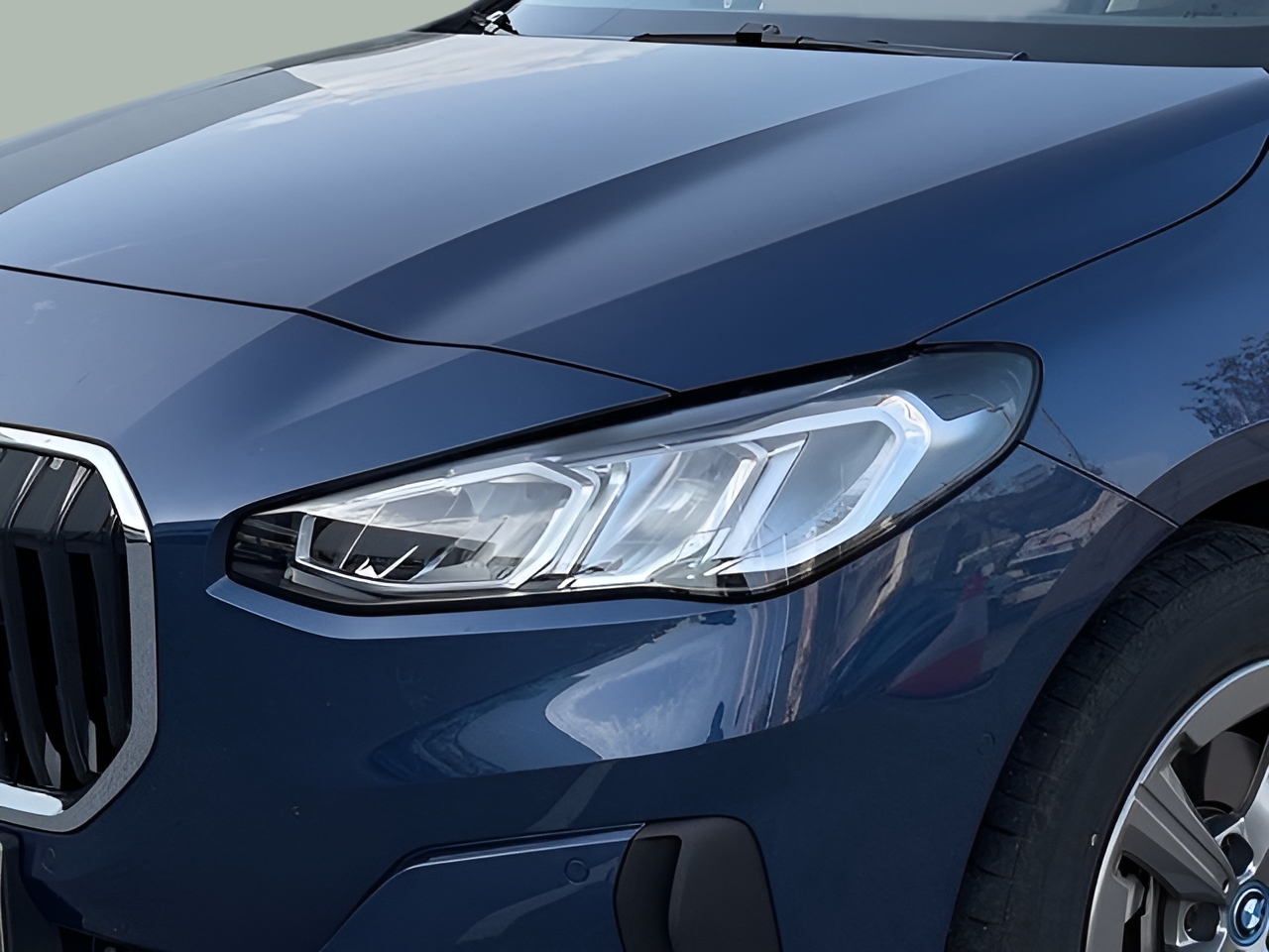 BMW Série 2 225xe Active Tourer color Azul. Año 2023. 180KW(245CV). Elétrico / Gasolina Híbrido. En concesionario Caetano Baviera Faro de Faro