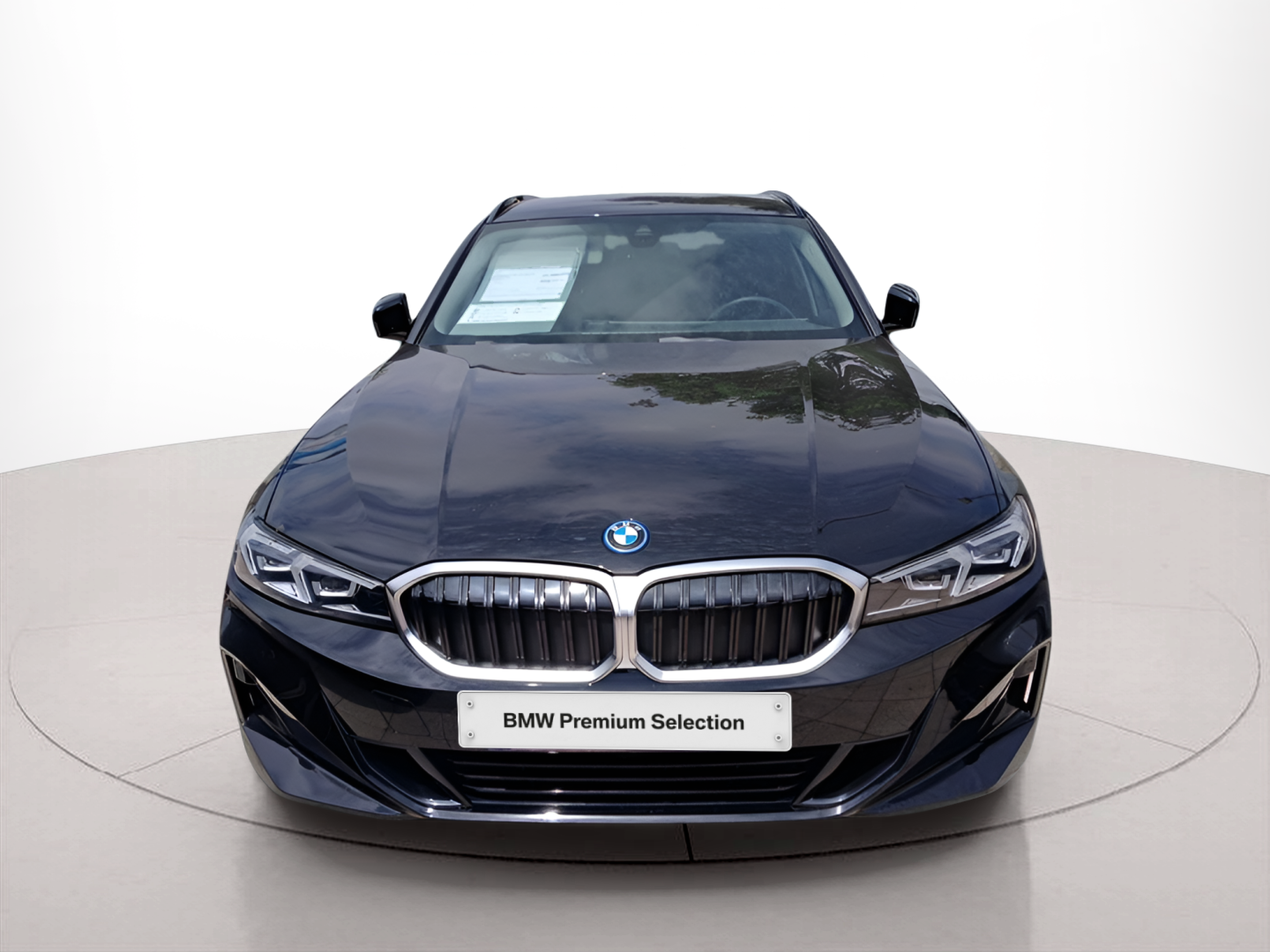 Fotos de BMW Série 3 320e Touring color Negro. Año 2024. 150KW(204CV). Elétrico / Gasolina Híbrido. En concesionario Caetano Baviera Faro de Faro