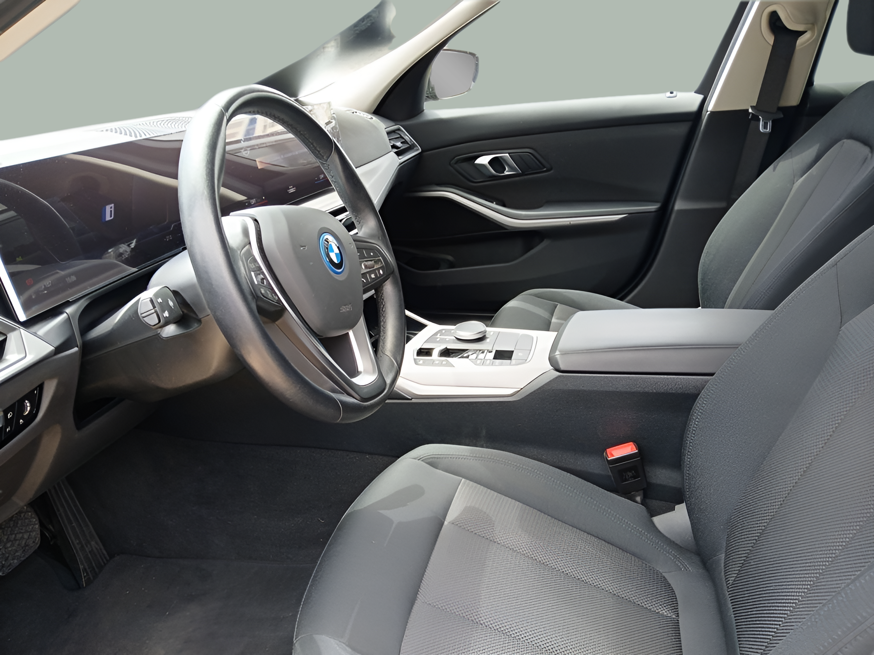 BMW Série 3 320e Touring color Negro. Año 2024. 150KW(204CV). Elétrico / Gasolina Híbrido. En concesionario Caetano Baviera Faro de Faro