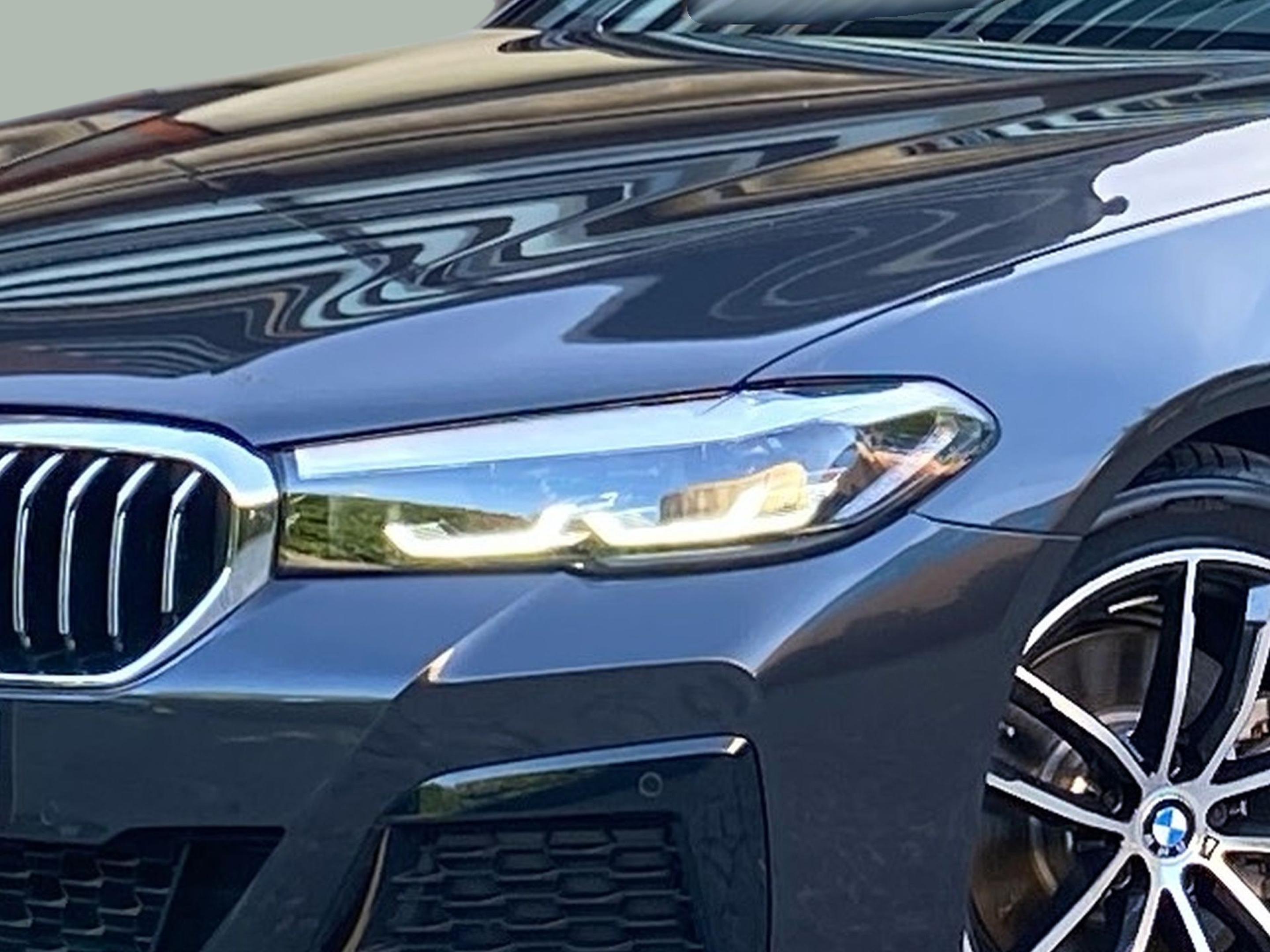 BMW Série 5 520d Touring color Gris. Año 2024. 140KW(190CV). Diesel. En concesionario Caetano Baviera Lisboa de Lisboa