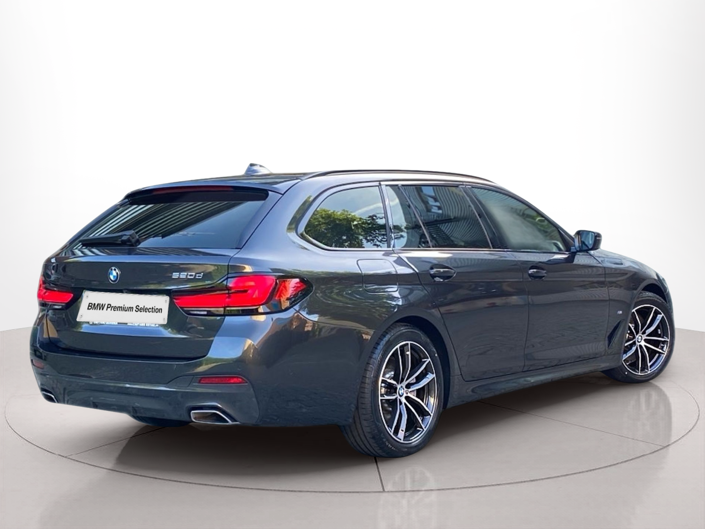 BMW Série 5 520d Touring color Gris. Año 2024. 140KW(190CV). Diesel. En concesionario Caetano Baviera Lisboa de Lisboa