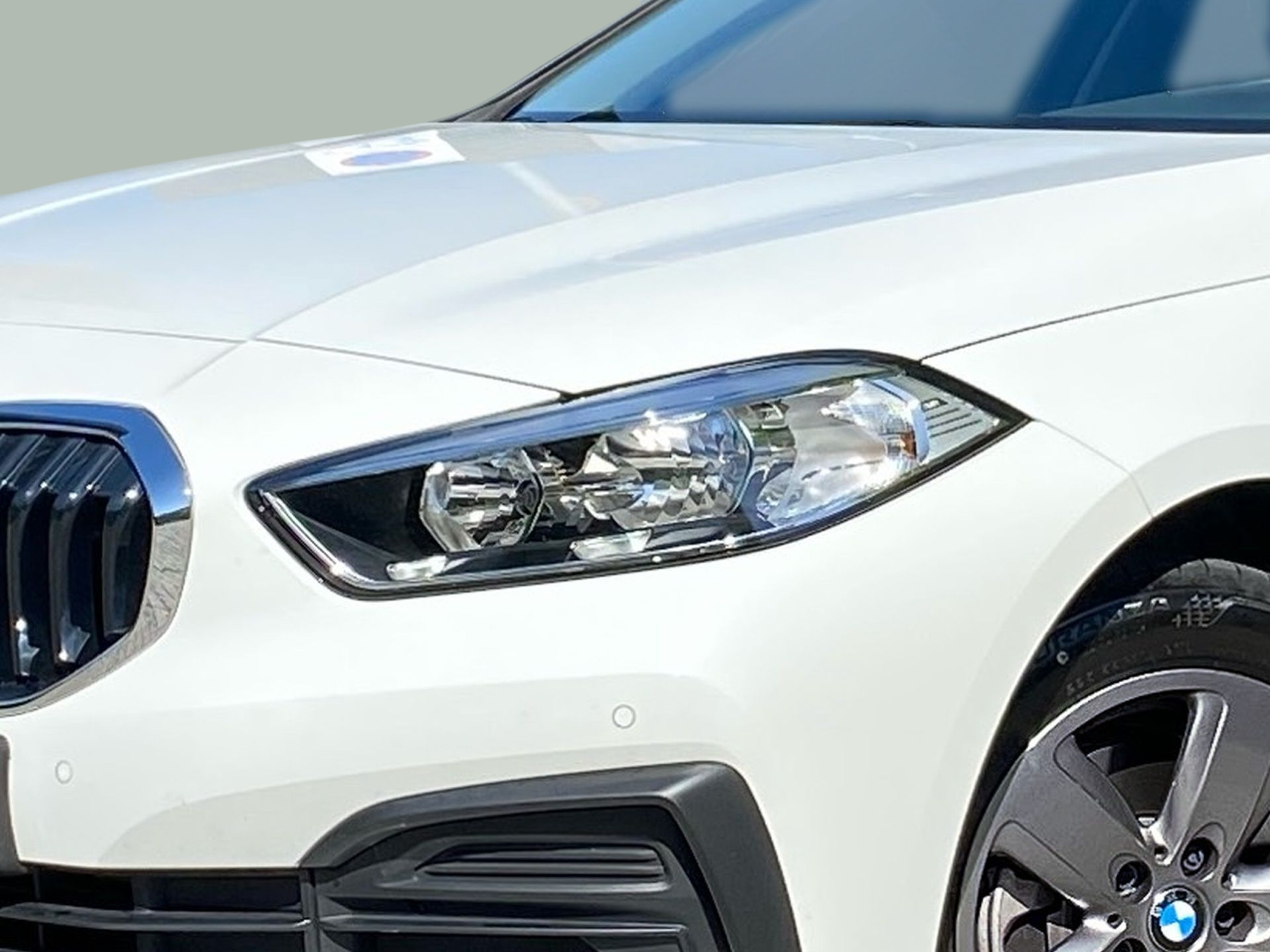 BMW Série 1 116i color Blanco. Año 2023. 80KW(109CV). Gasolina. En concesionario Caetano Baviera Lisboa de Lisboa