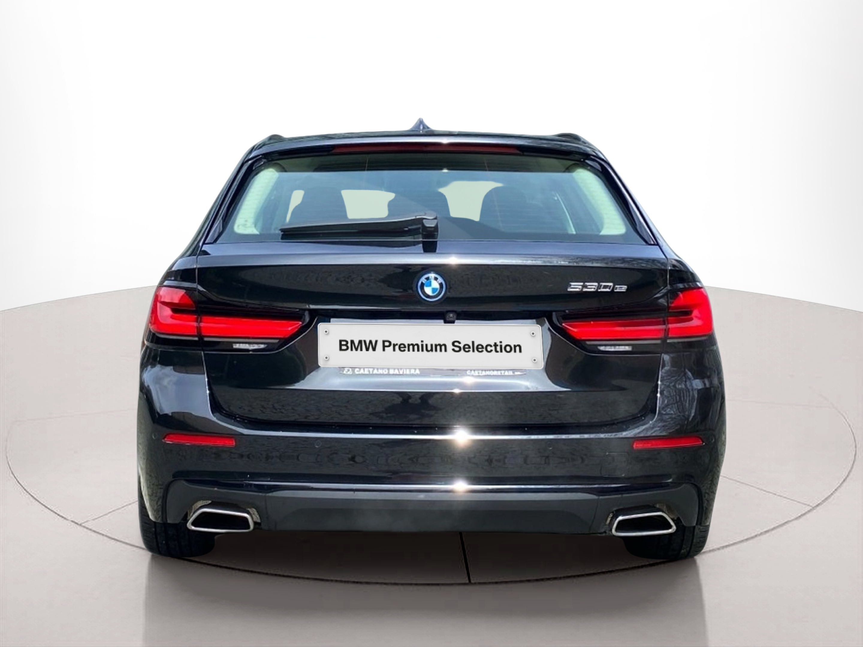 BMW Série 5 530e Touring color Negro. Año 2024. 215KW(292CV). Elétrico / Gasolina Híbrido. En concesionario Caetano Baviera Lisboa de Lisboa