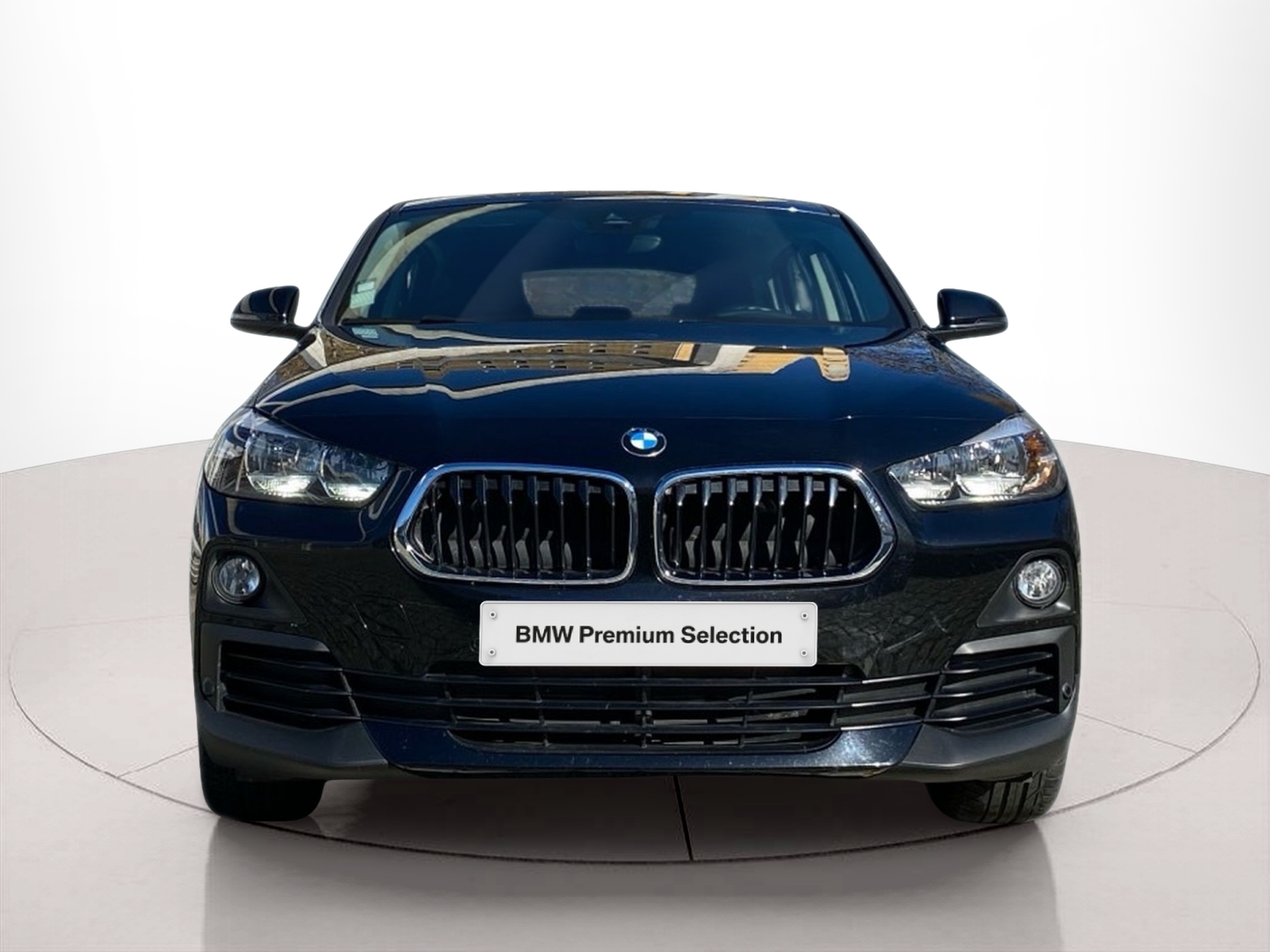 BMW X2 sDrive16d color Negro. Año 2019. 85KW(116CV). Diesel. En concesionario Caetano Baviera Lisboa de Lisboa