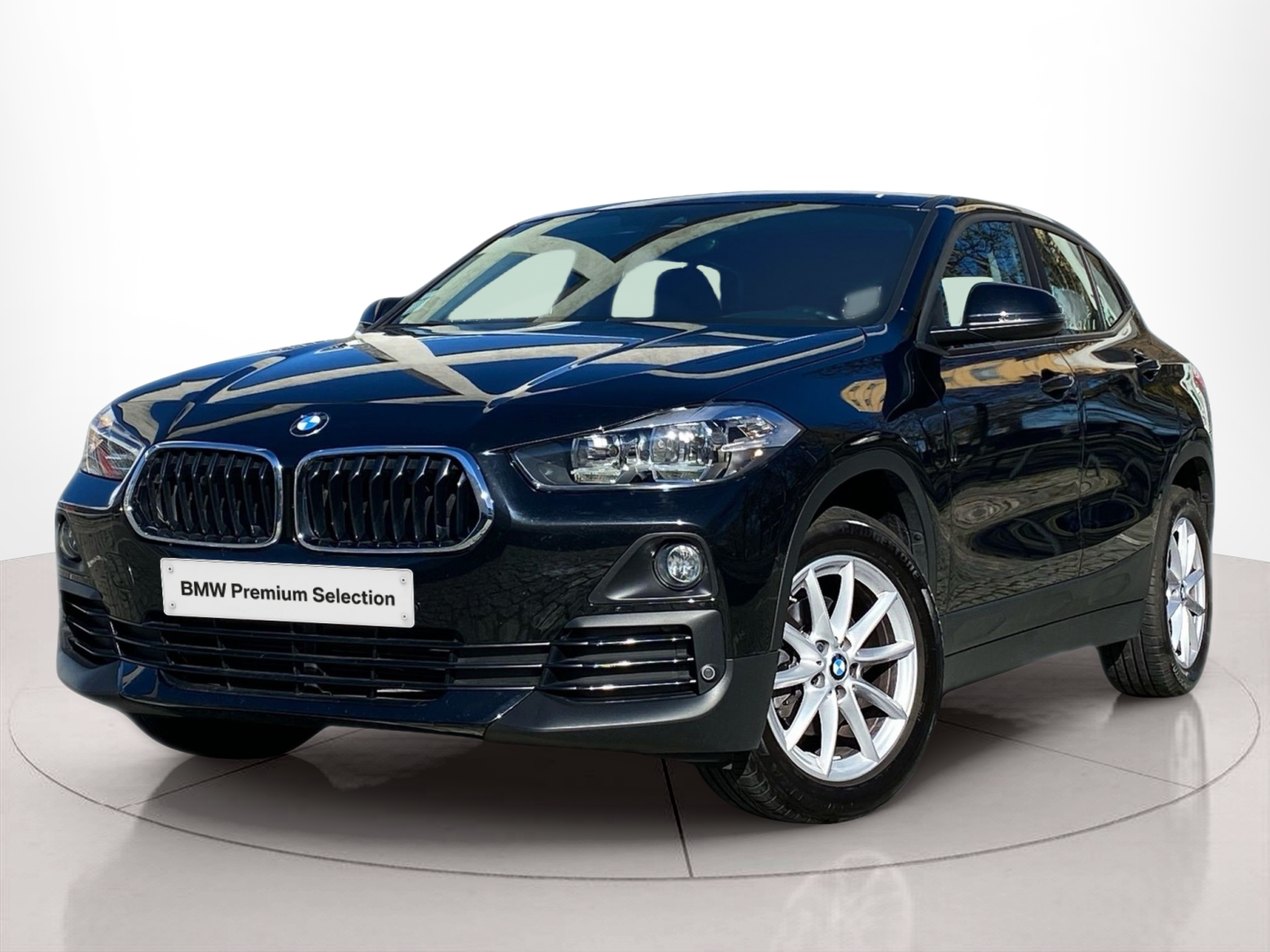 BMW X2 sDrive16d color Negro. Año 2019. 85KW(116CV). Diesel. En concesionario Caetano Baviera Lisboa de Lisboa