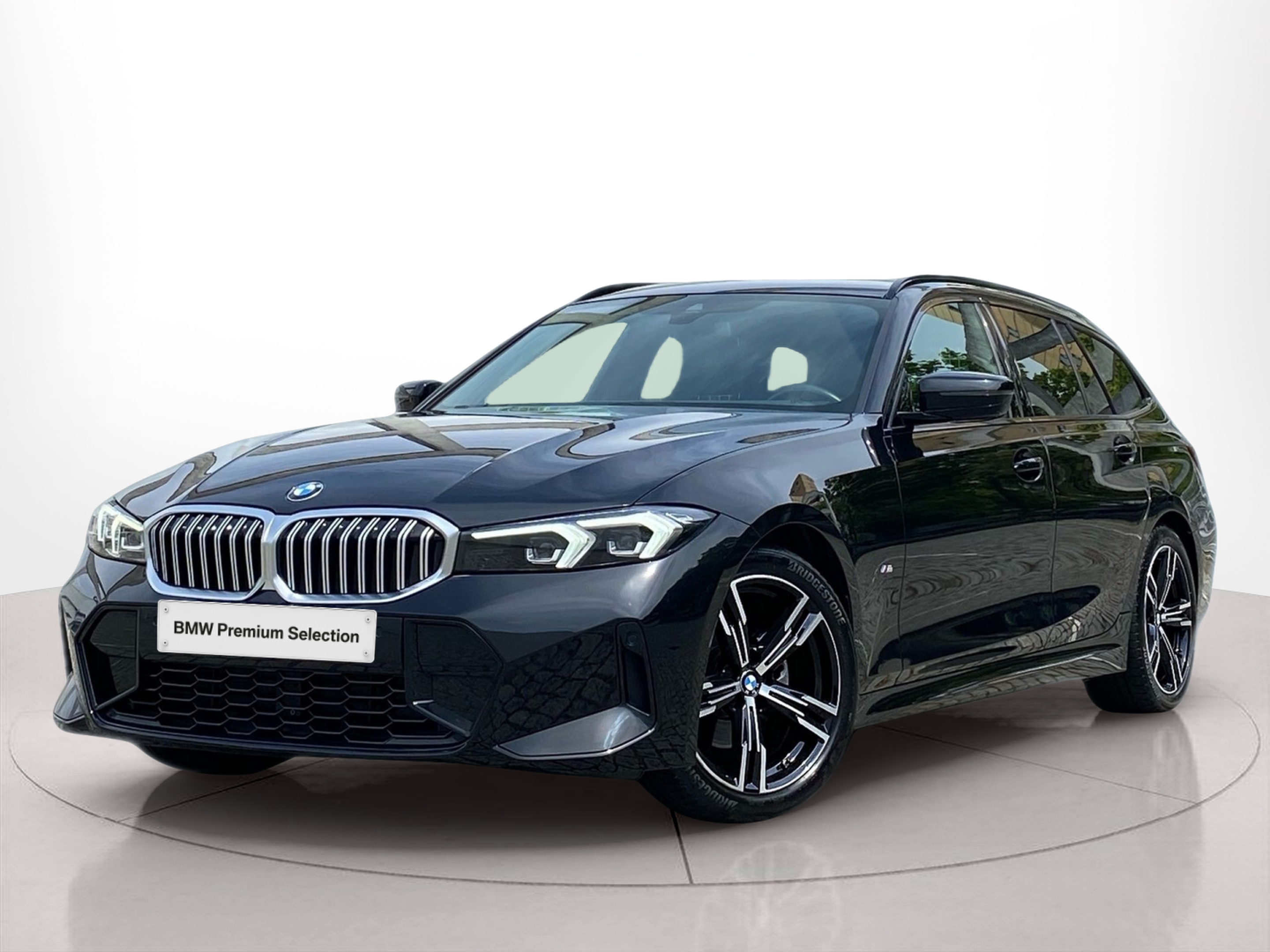 Fotos de BMW Série 3 320d Touring color Negro. Año 2023. 140KW(190CV). Diesel. En concesionario Caetano Baviera Lisboa de Lisboa