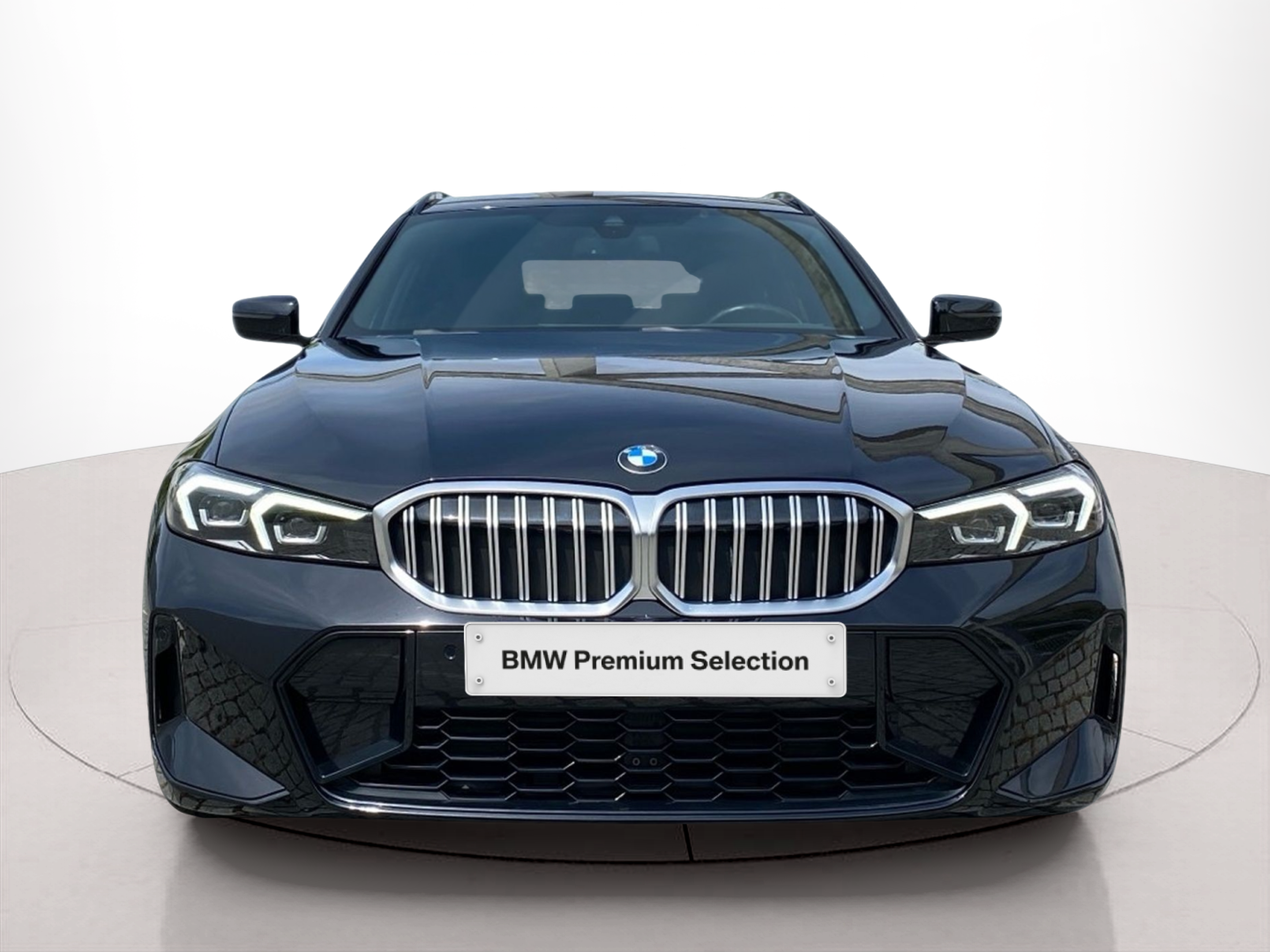 Fotos de BMW Série 3 320d Touring color Negro. Año 2023. 140KW(190CV). Diesel. En concesionario Caetano Baviera Lisboa de Lisboa
