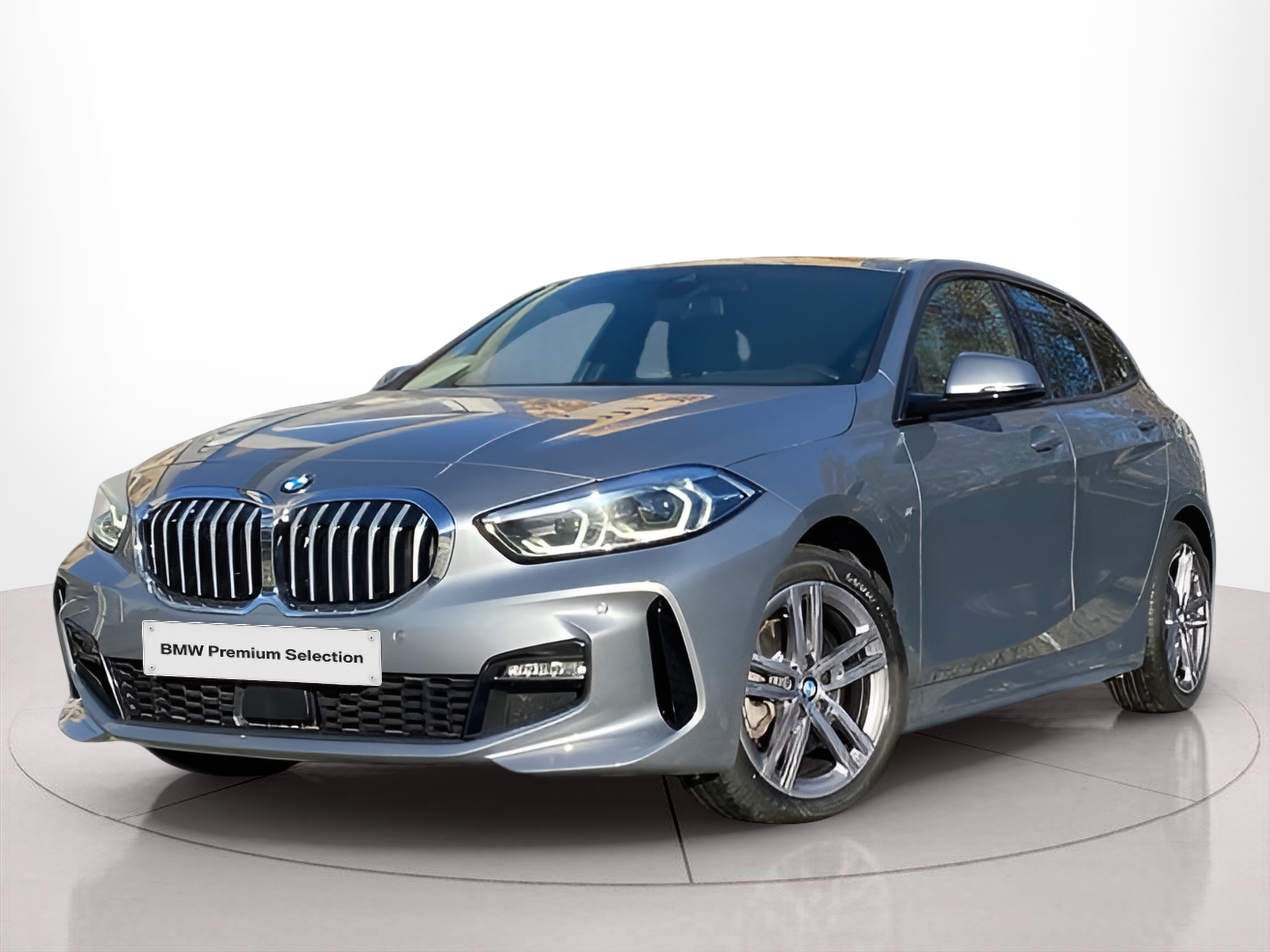Fotos de BMW Série 1 116d color Gris. Año 2023. 85KW(116CV). Diesel. En concesionario Caetano Baviera Lisboa de Lisboa