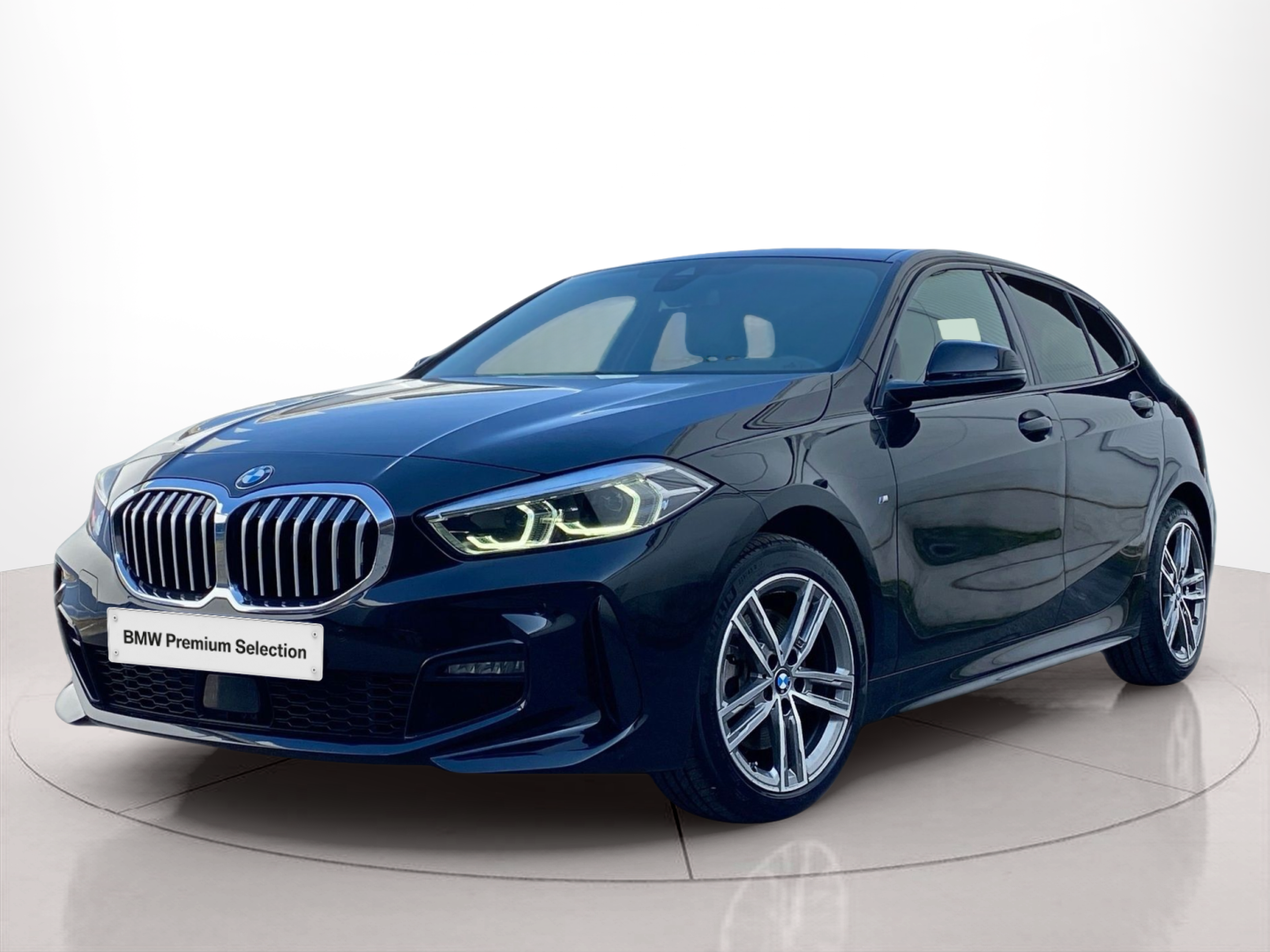Fotos de BMW Série 1 116d color Negro. Año 2023. 85KW(116CV). Diesel. En concesionario Caetano Baviera Lisboa de Lisboa