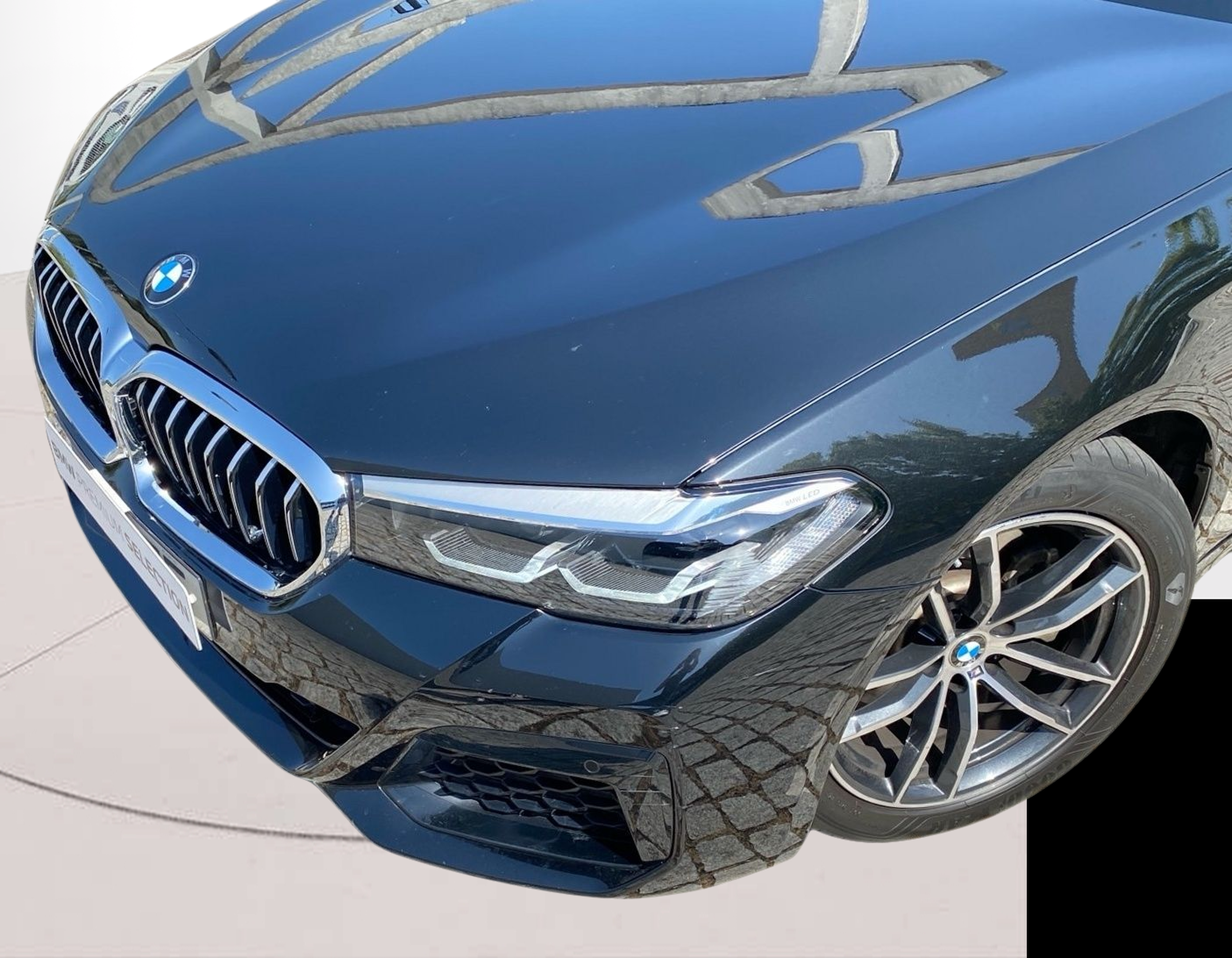 BMW Série 5 520d Touring color Negro. Año 2023. 140KW(190CV). Diesel. En concesionario Caetano Baviera Lisboa de Lisboa