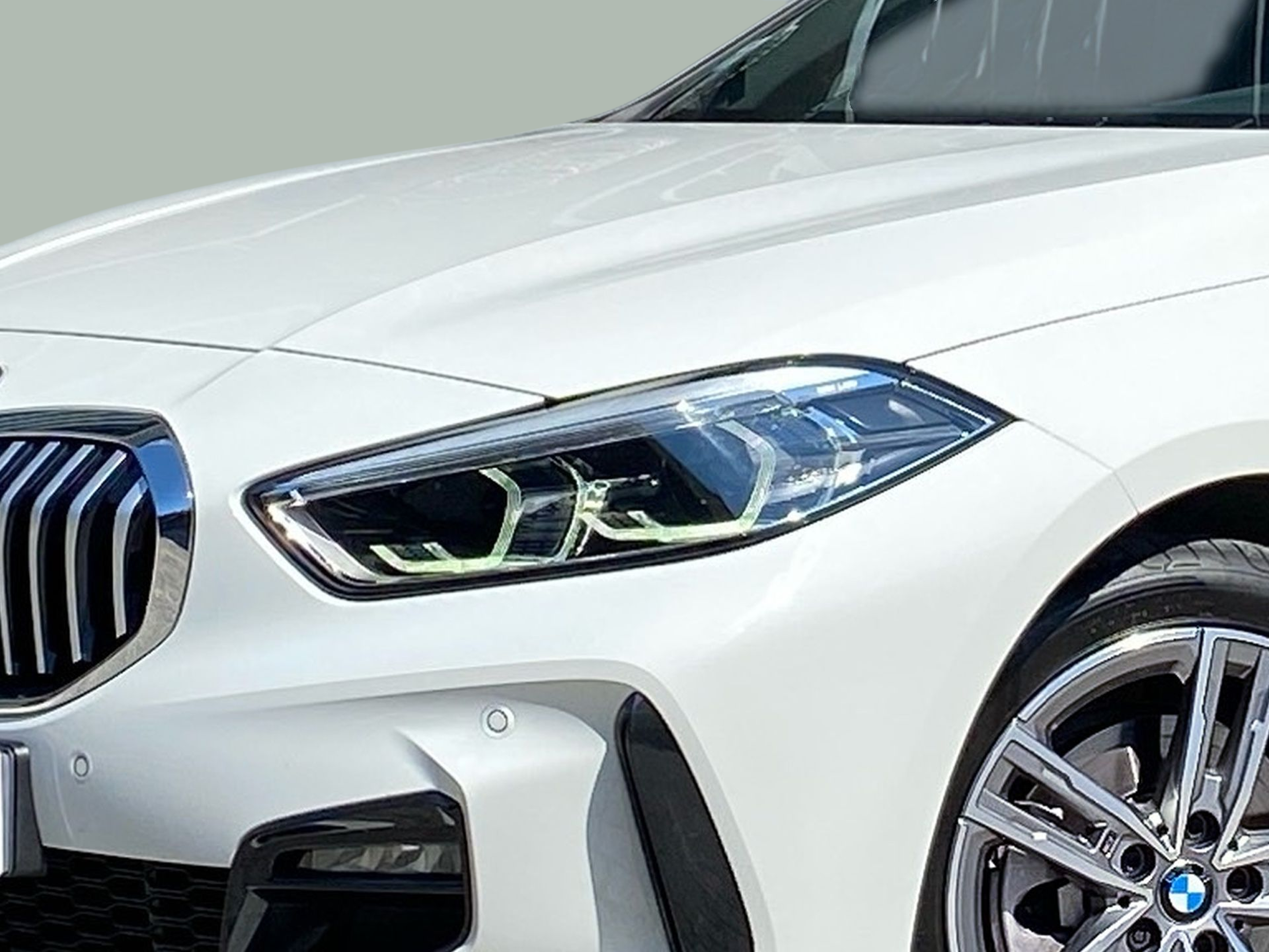 BMW Série 1 116d color Blanco. Año 2020. 85KW(116CV). Diesel. En concesionario Caetano Baviera Cascais de Cascais