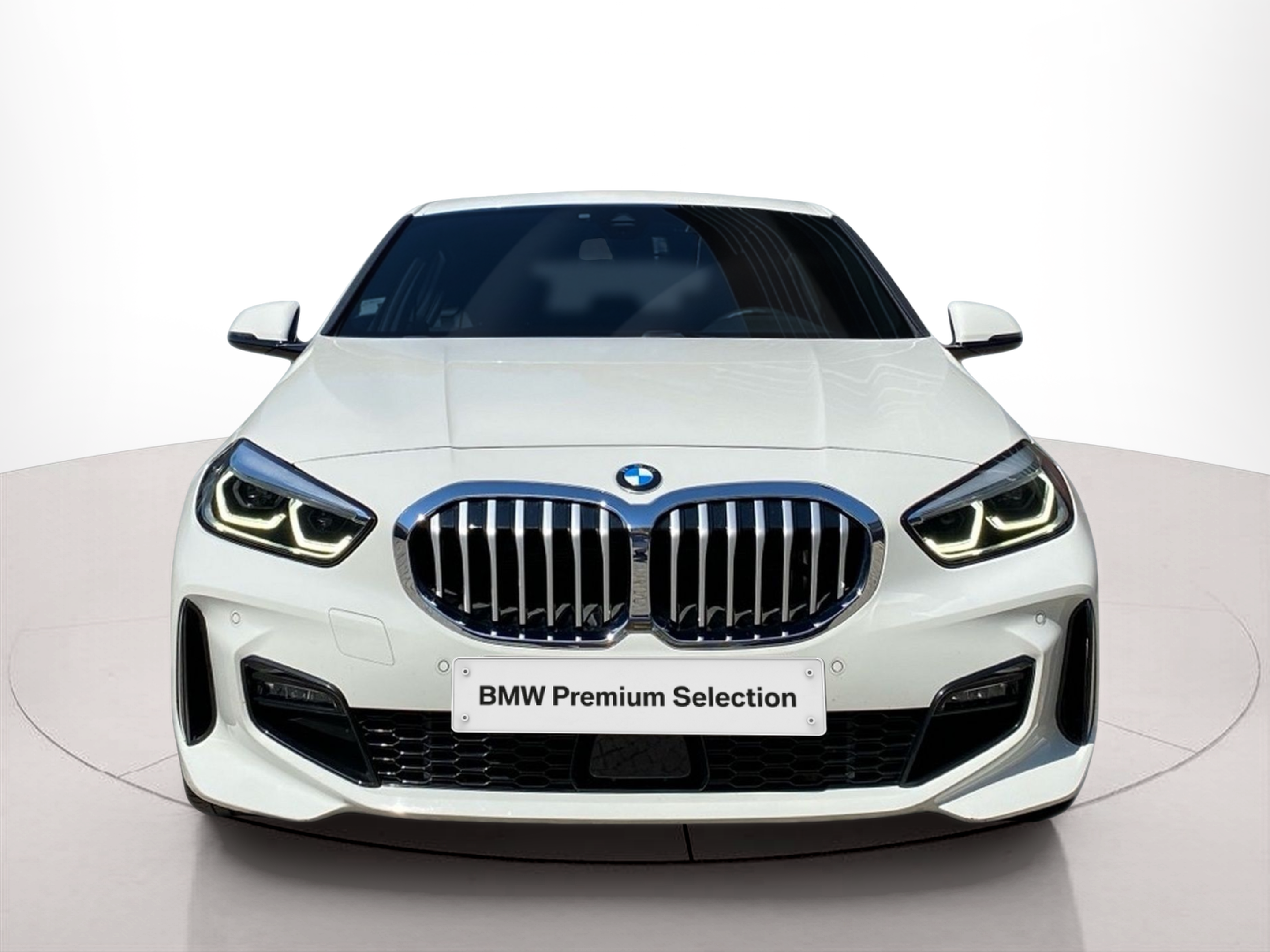Fotos de BMW Série 1 116d color Blanco. Año 2020. 85KW(116CV). Diesel. En concesionario Caetano Baviera Cascais de Cascais