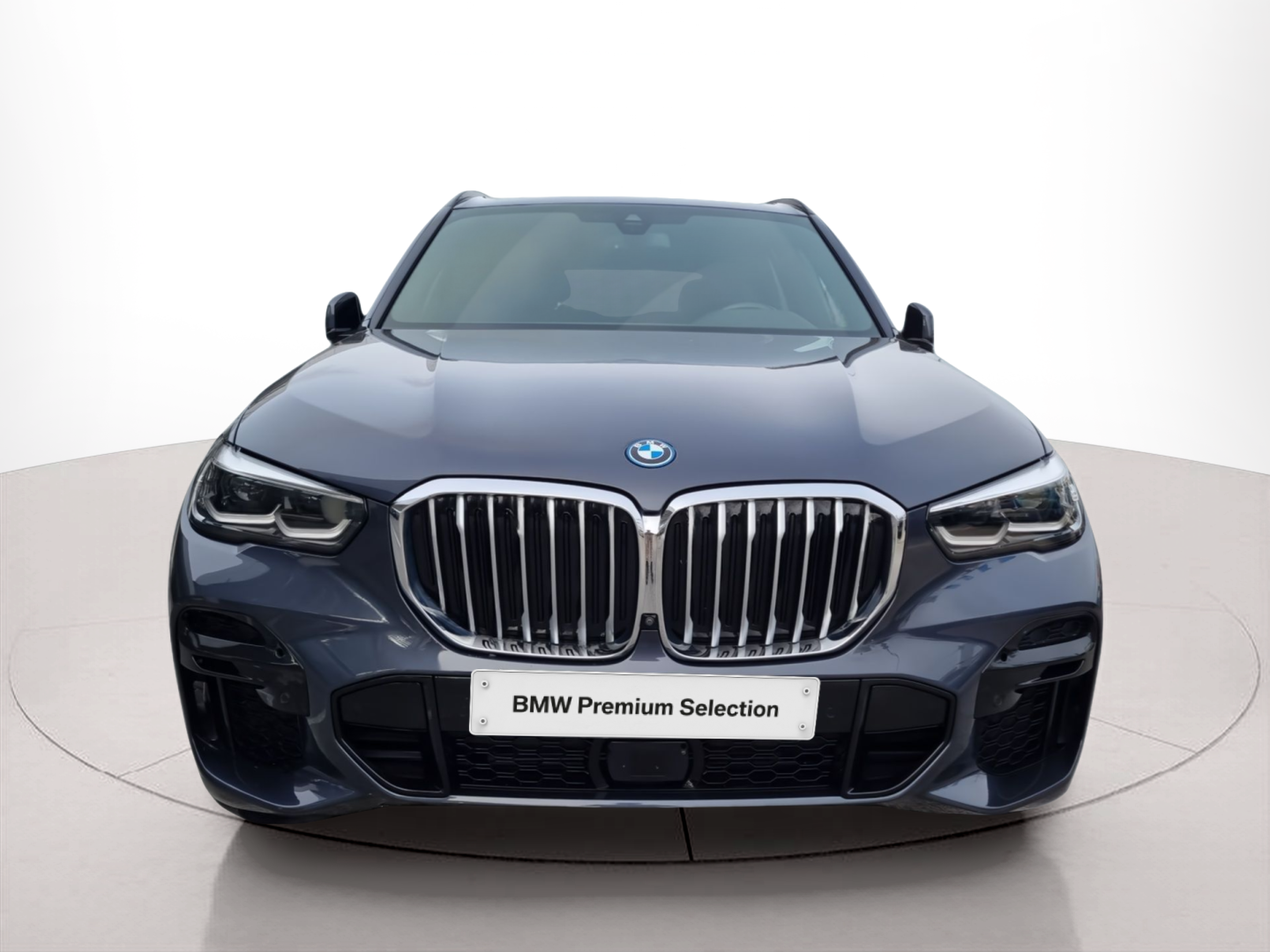 Fotos de BMW X5 xDrive45e color Gris. Año 2022. 290KW(394CV). Elétrico / Gasolina Híbrido. En concesionario Caetano Baviera Santa Maria da Feira de Santa Maria da Feira