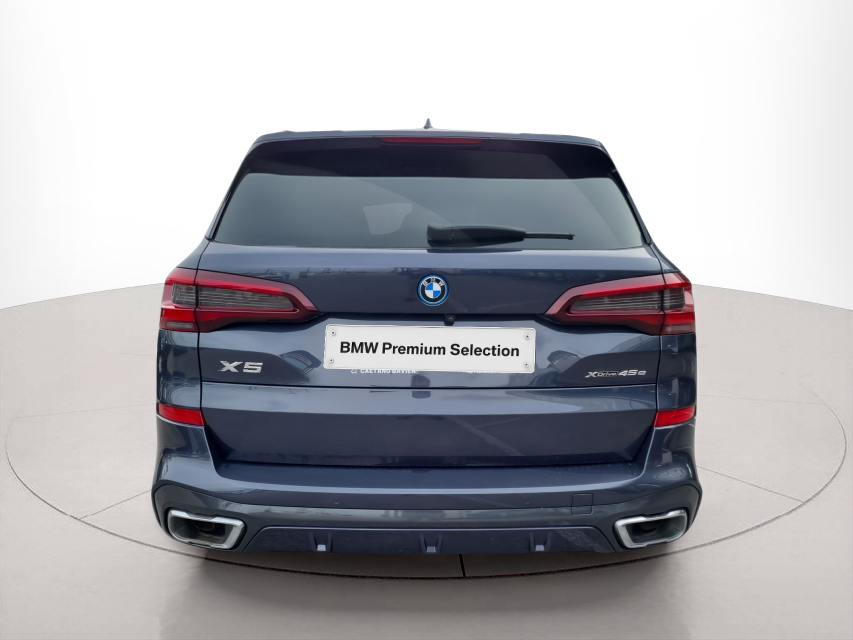 BMW X5 xDrive45e color Gris. Año 2022. 290KW(394CV). Elétrico / Gasolina Híbrido. En concesionario Caetano Baviera Santa Maria da Feira de Santa Maria da Feira
